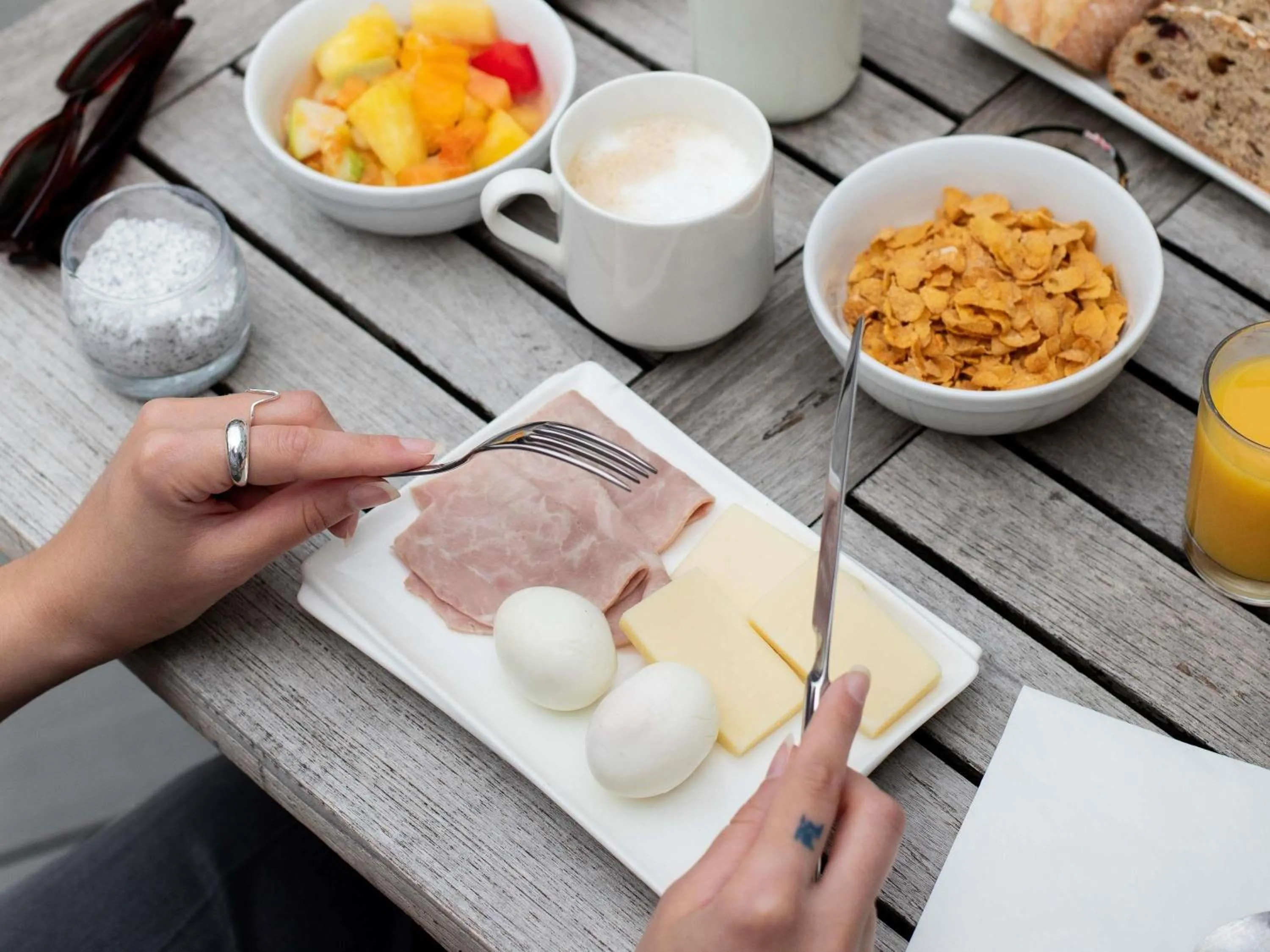 Breakfast in ibis Styles Paris Bercy