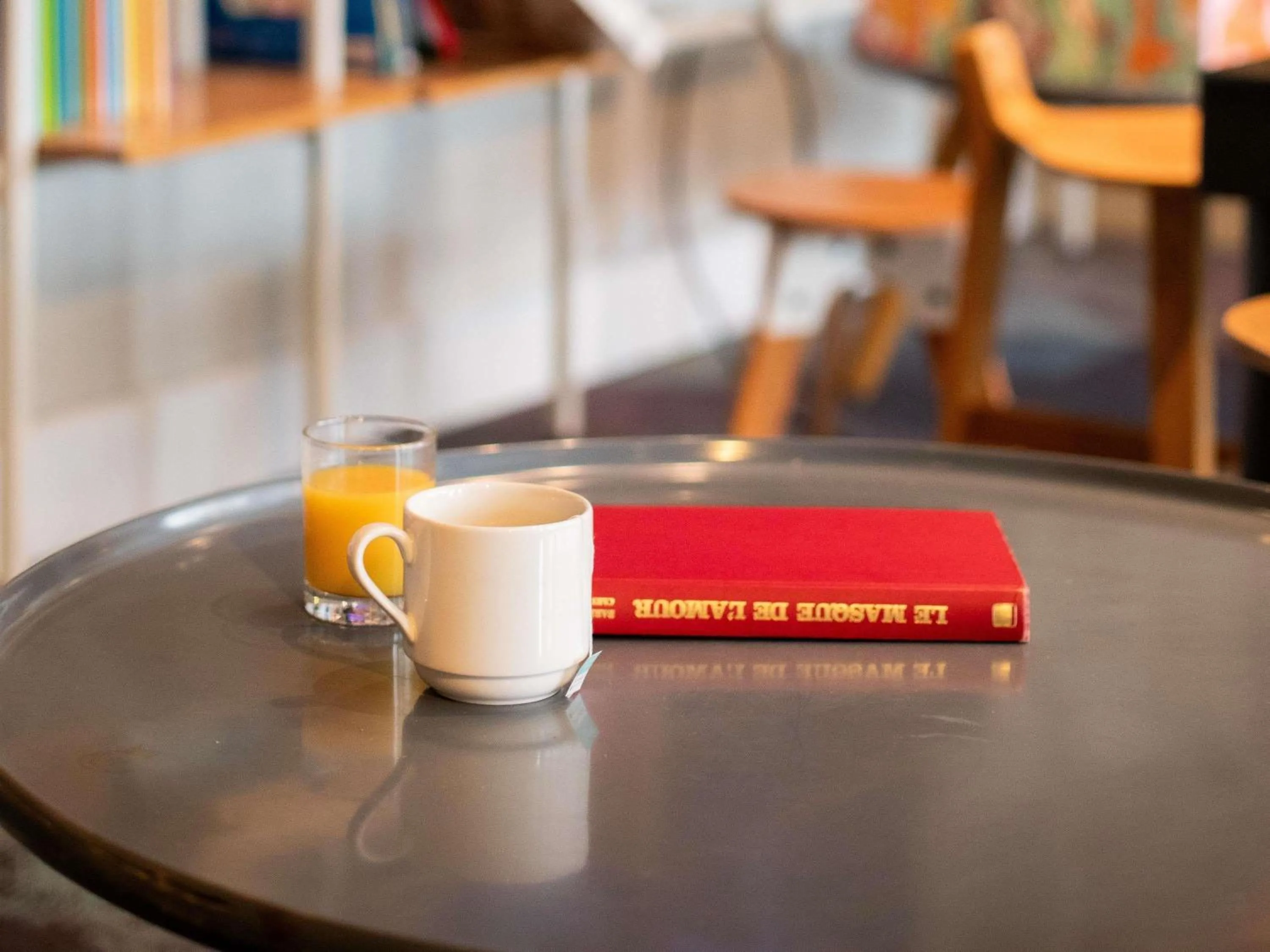 Lounge or bar in ibis Styles Paris Bercy