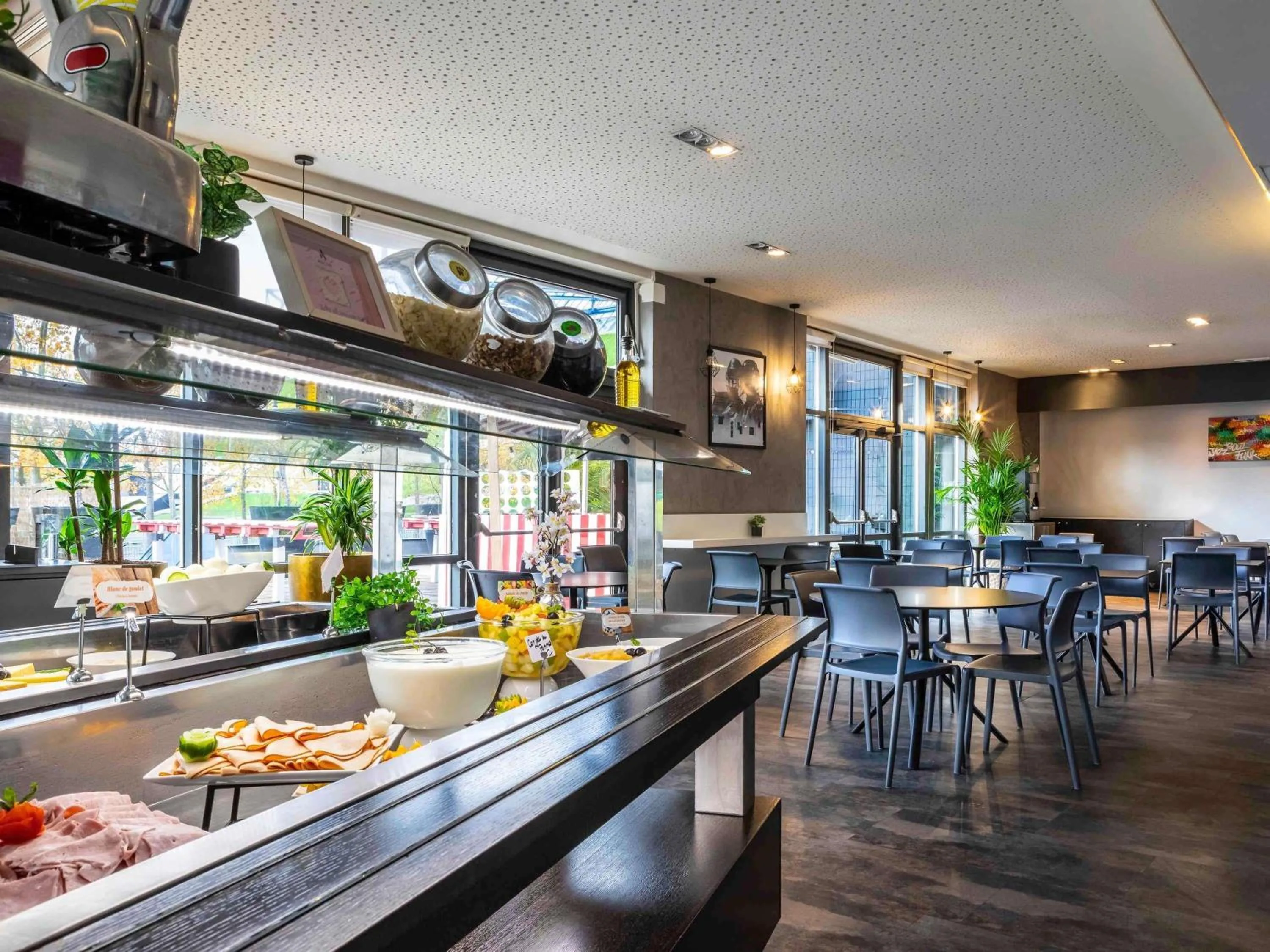 Property building in ibis Styles Paris Bercy