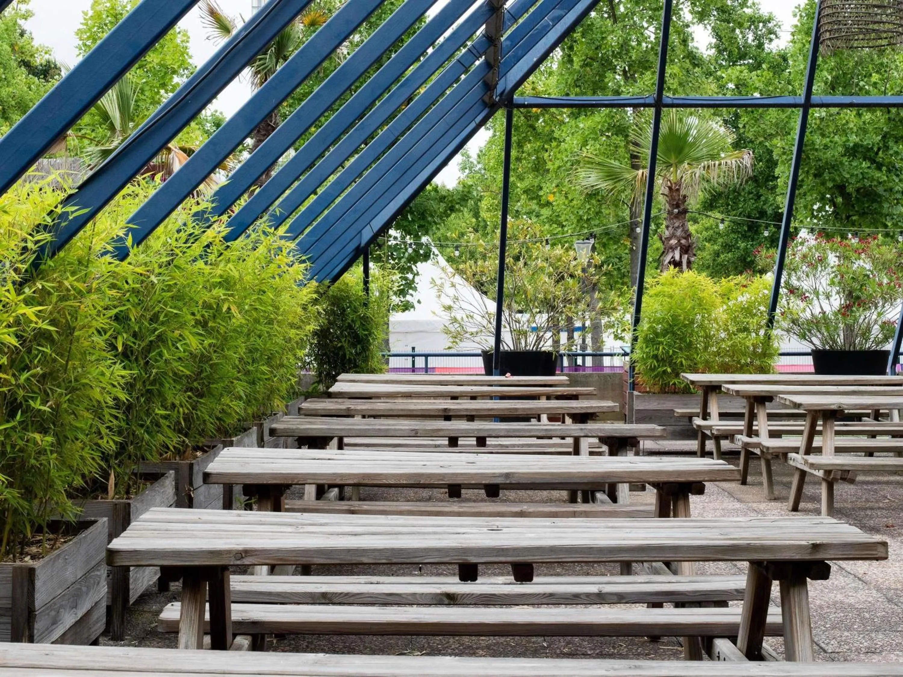 Lounge or bar in ibis Styles Paris Bercy