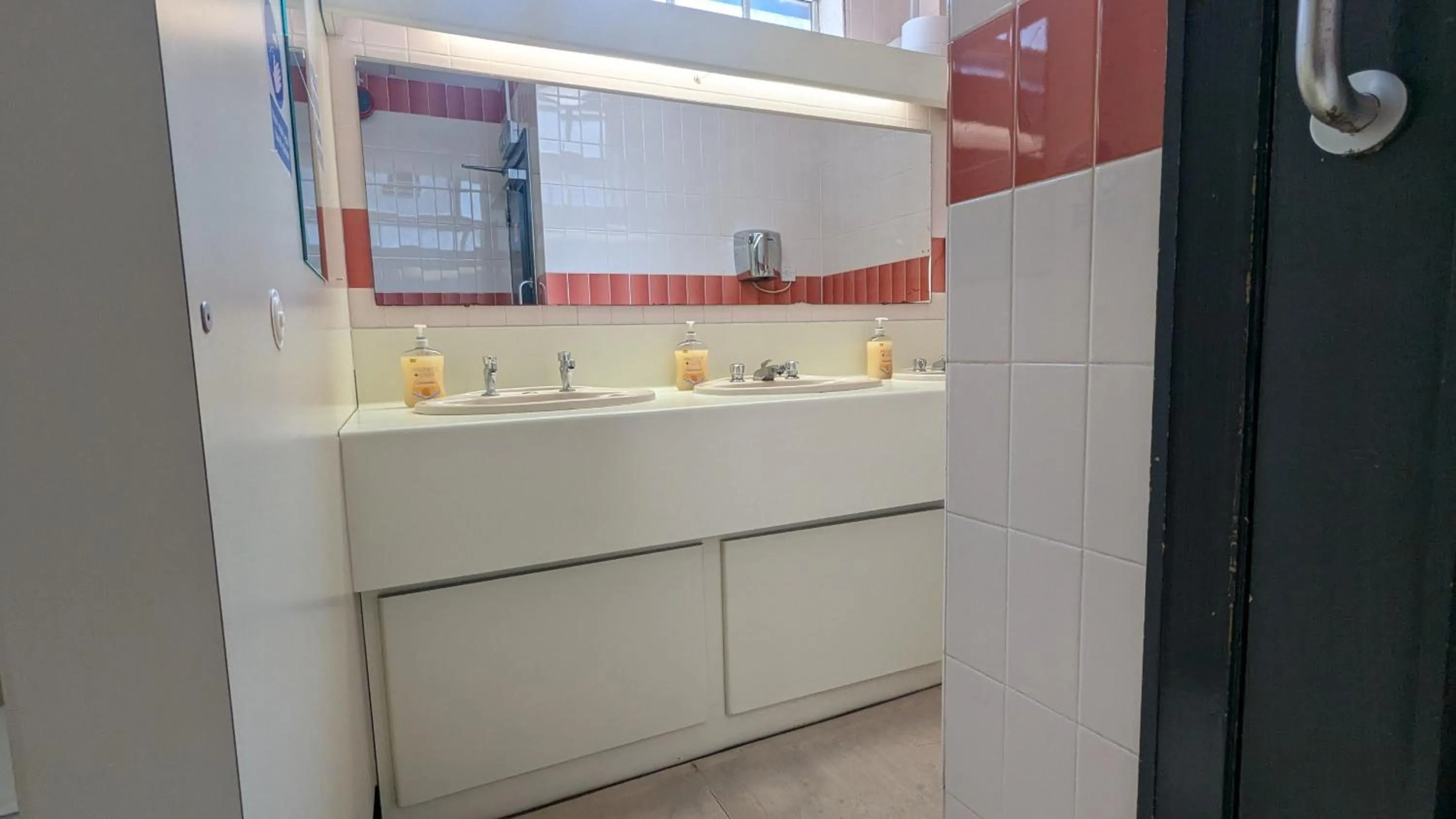 Bathroom in Rock n Bowl