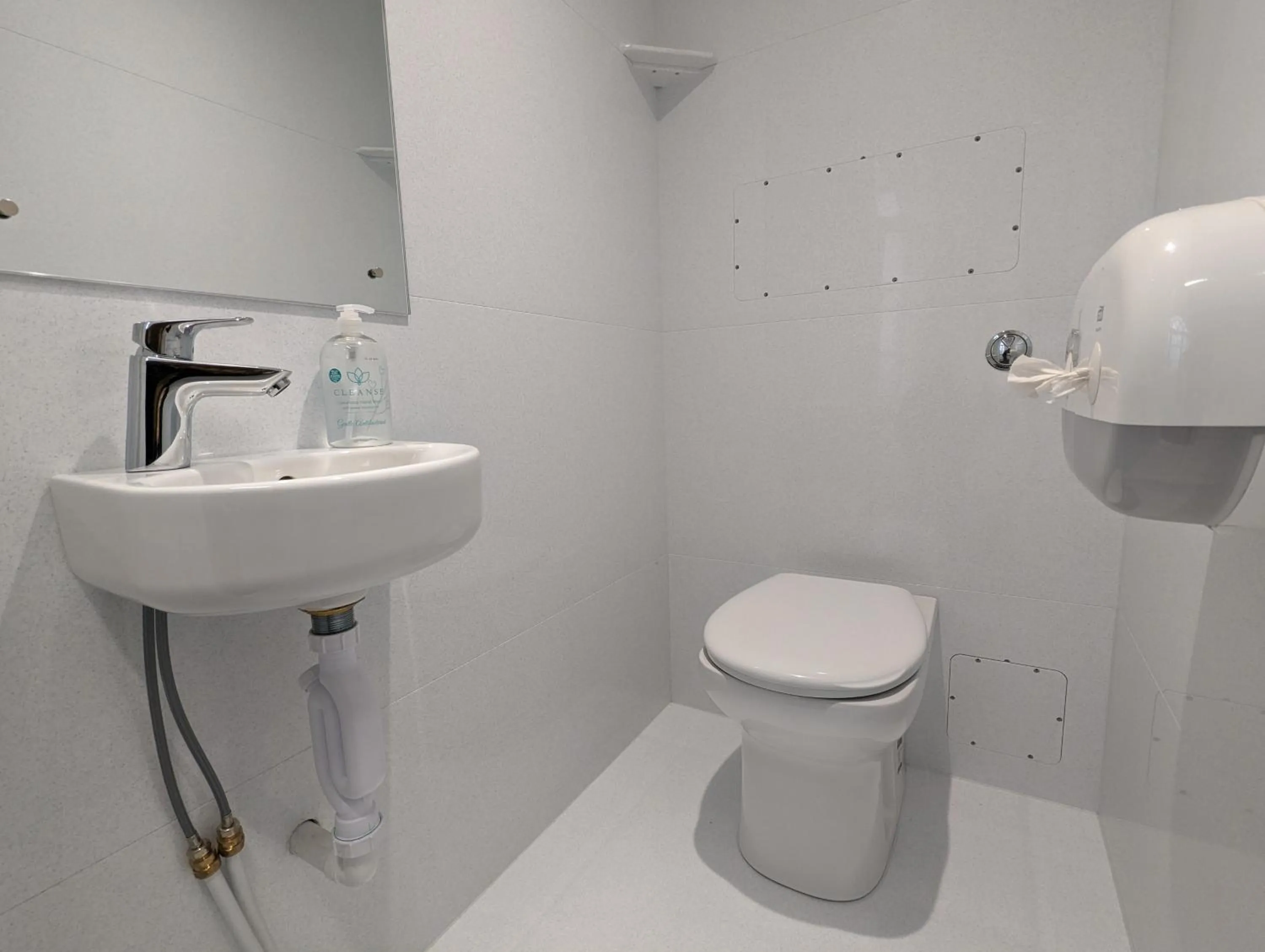 Toilet in Rock n Bowl