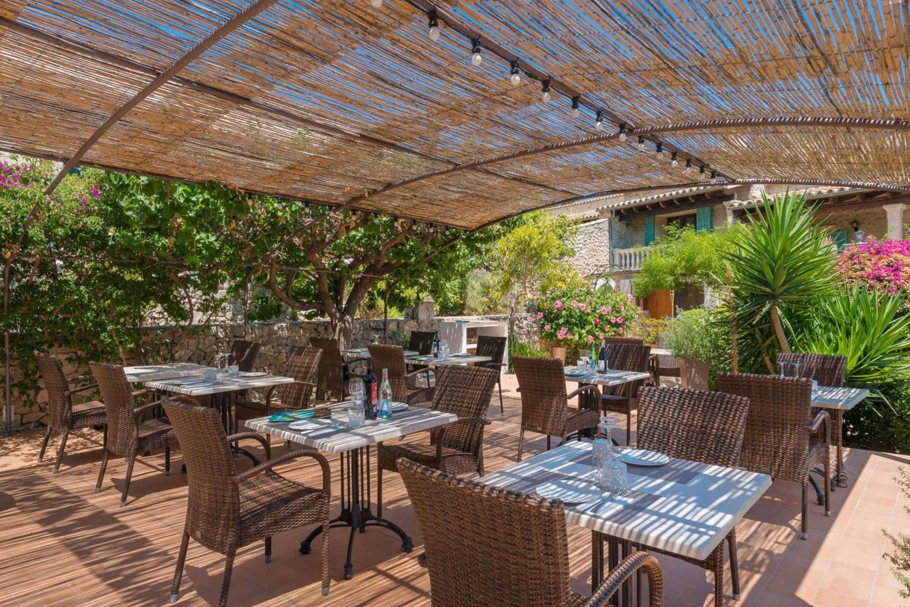 Restaurant/places to eat in New Can Furios Hotel by Can Calco Hotels