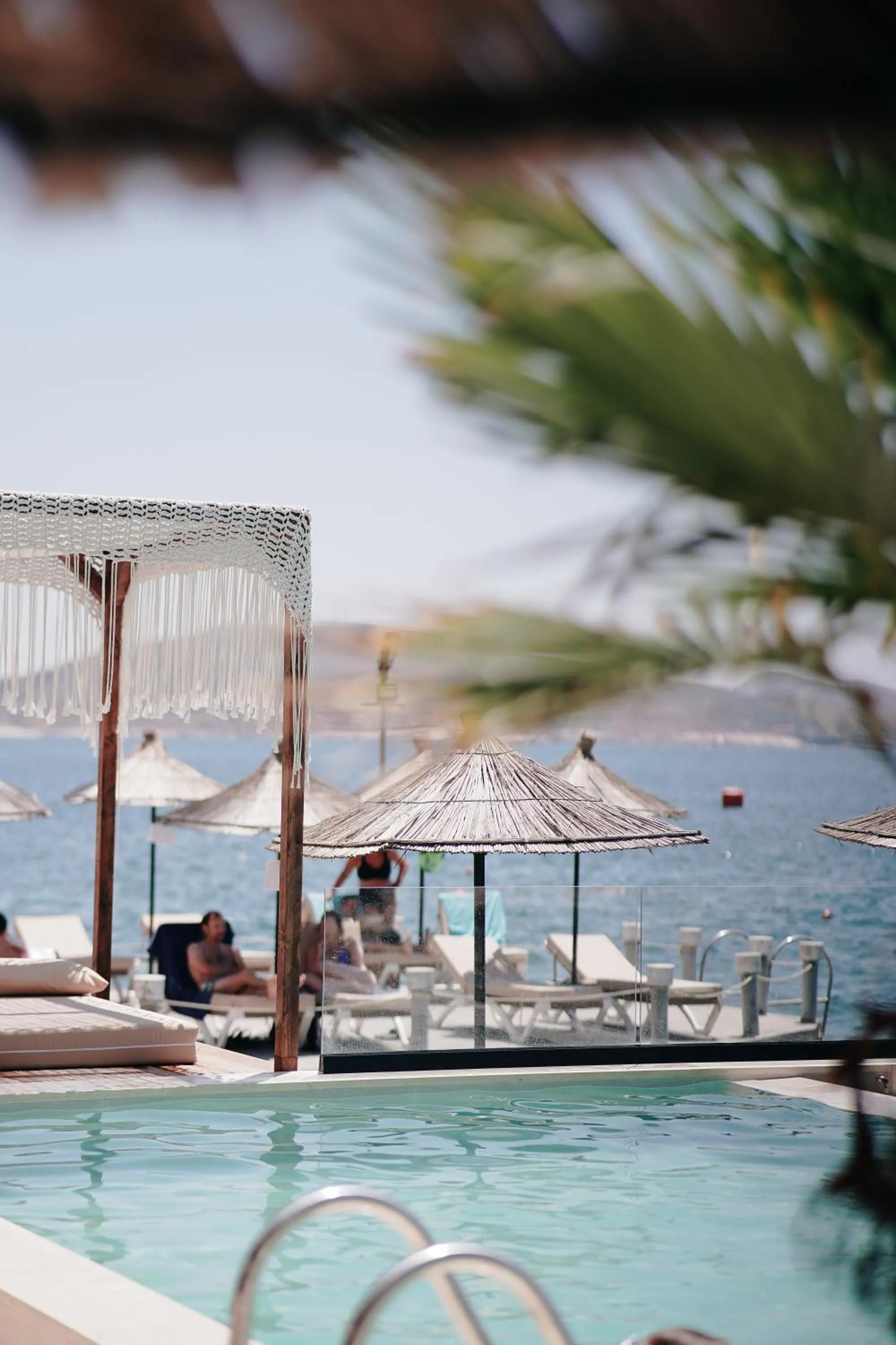 Pool view in Hotel Jaroal