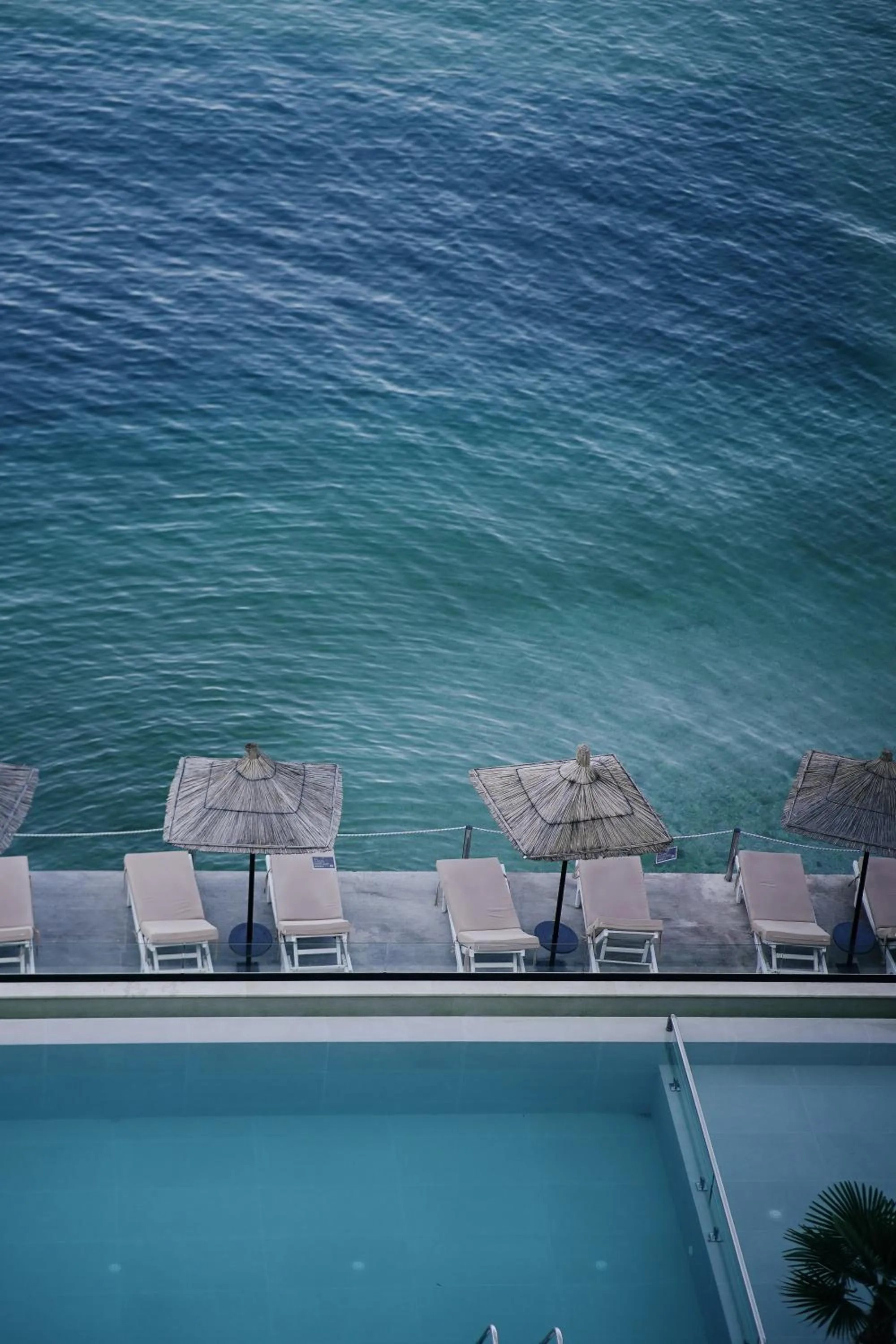 Pool view in Hotel Jaroal