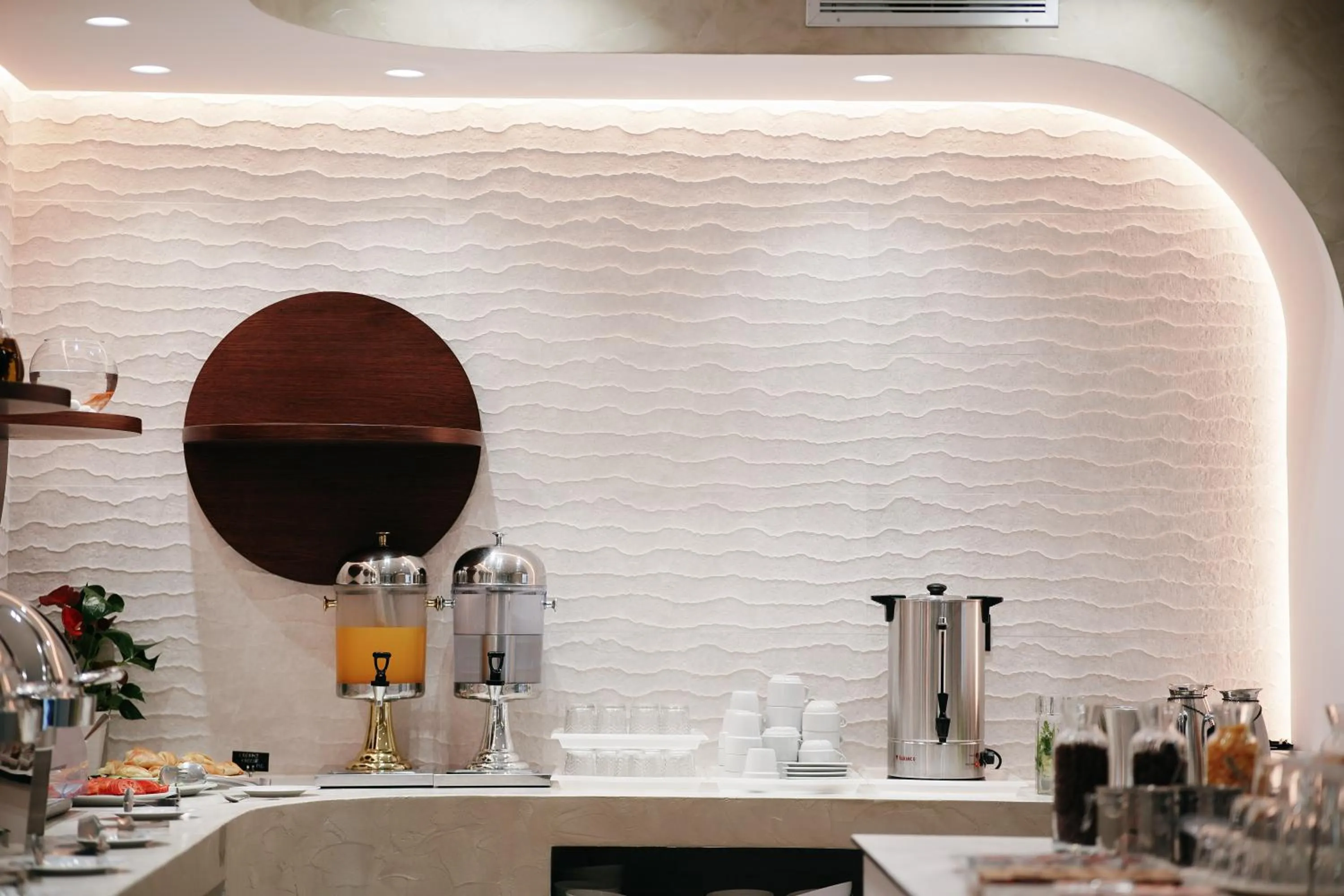 Coffee/tea facilities in Hotel Jaroal