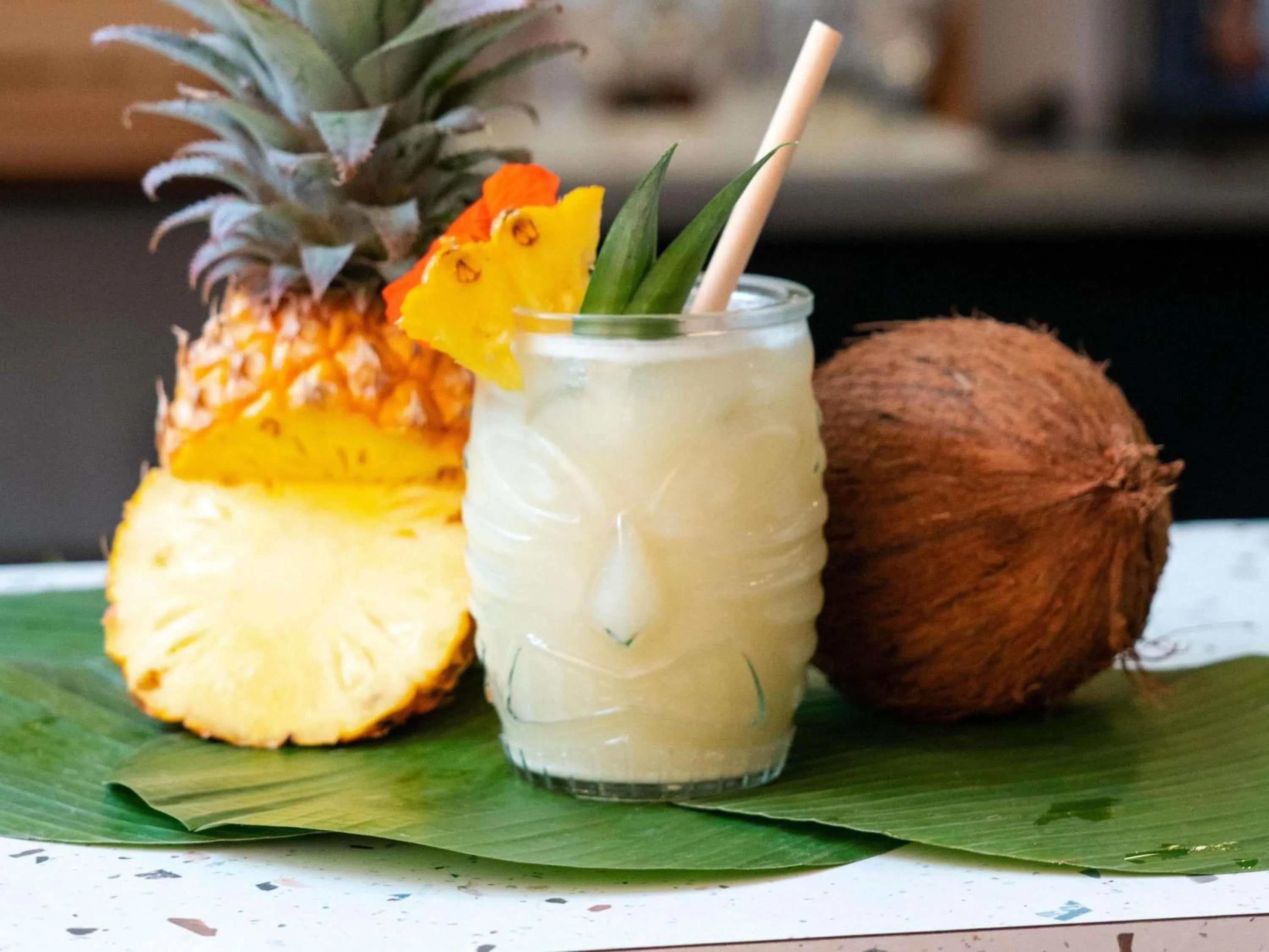 Lounge or bar in Mercure Paris Val de Fontenay