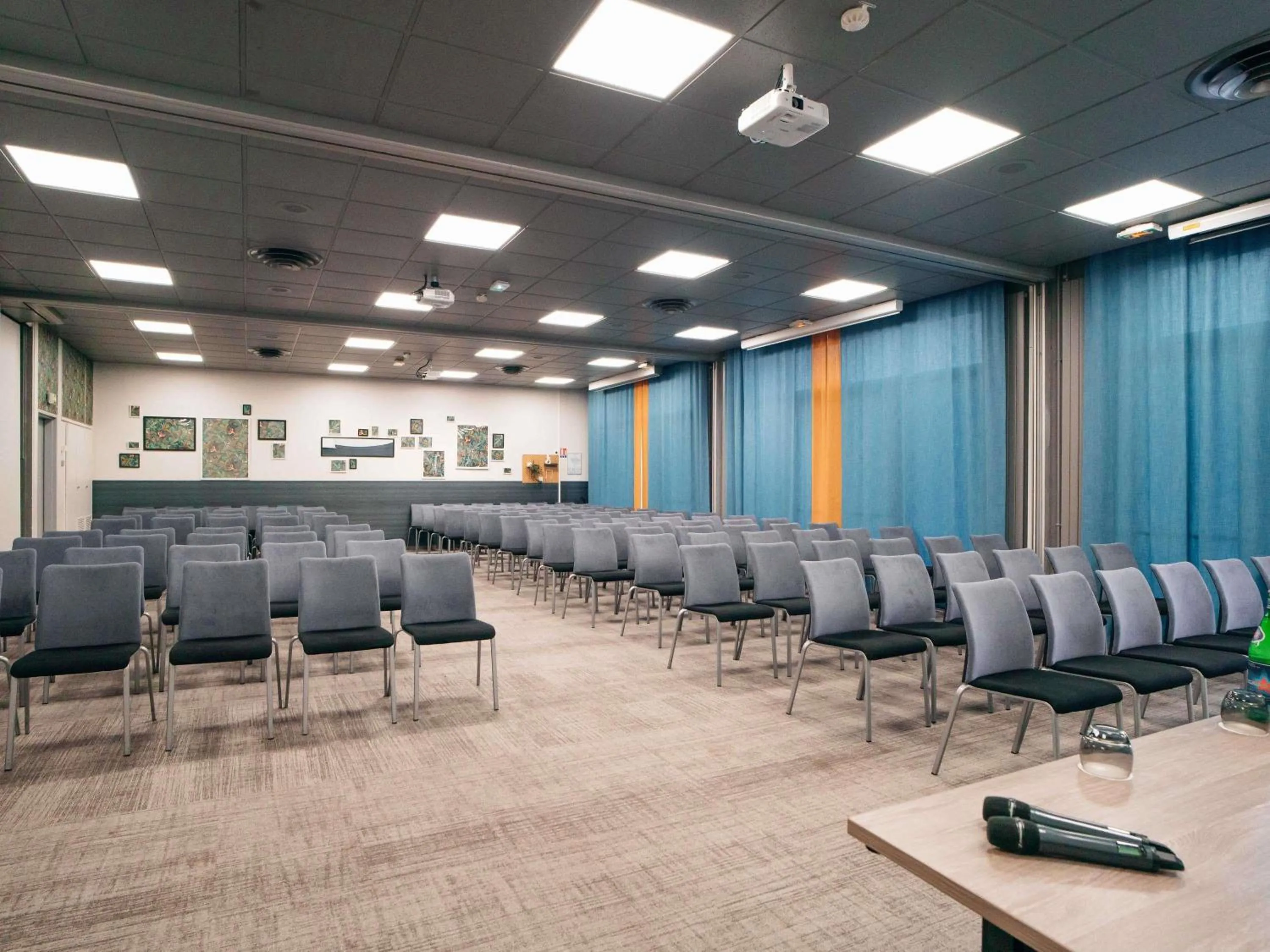 Meeting/conference room in Mercure Paris Val de Fontenay