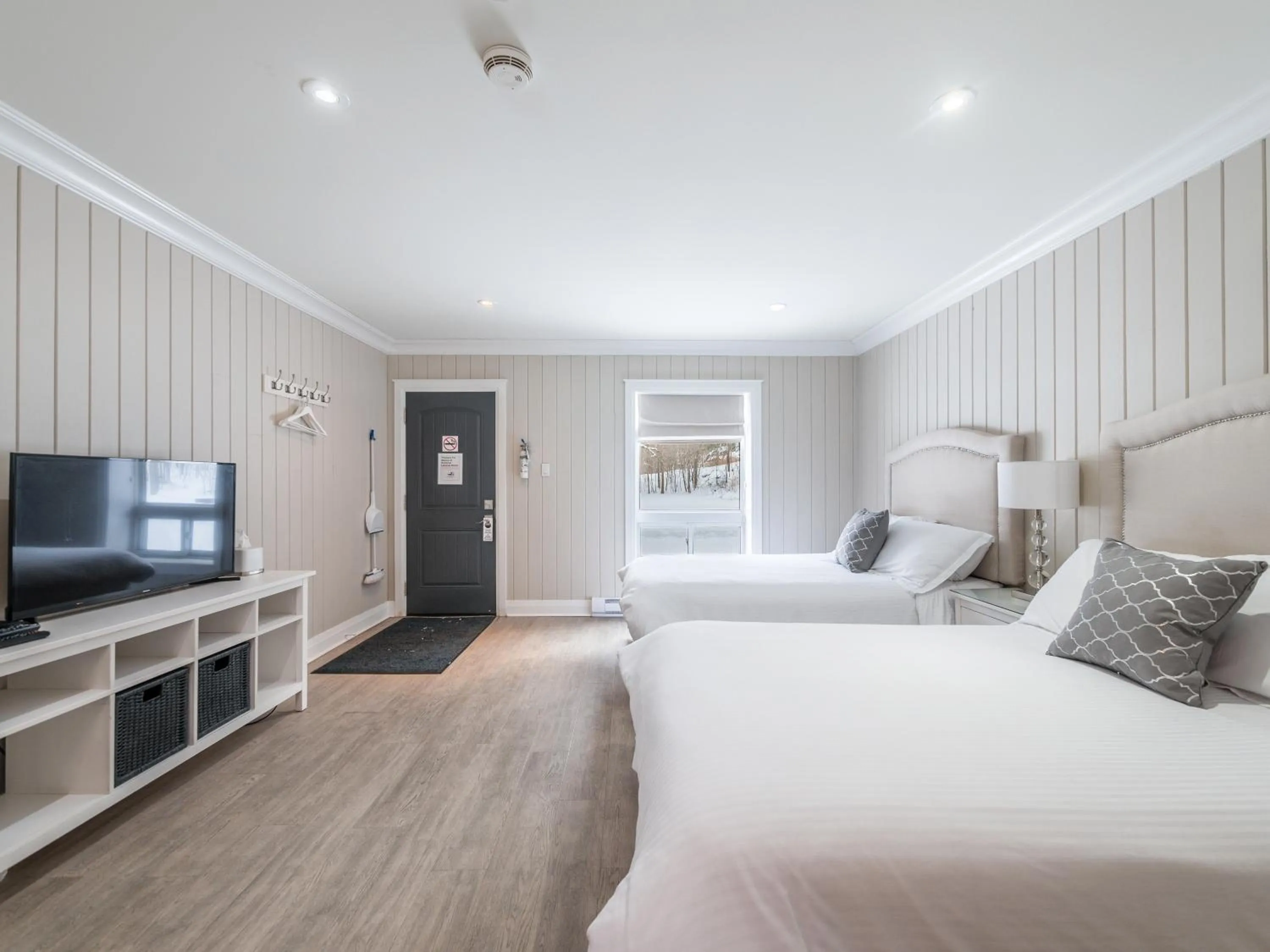 Bed in Somerset Lakeside Resort