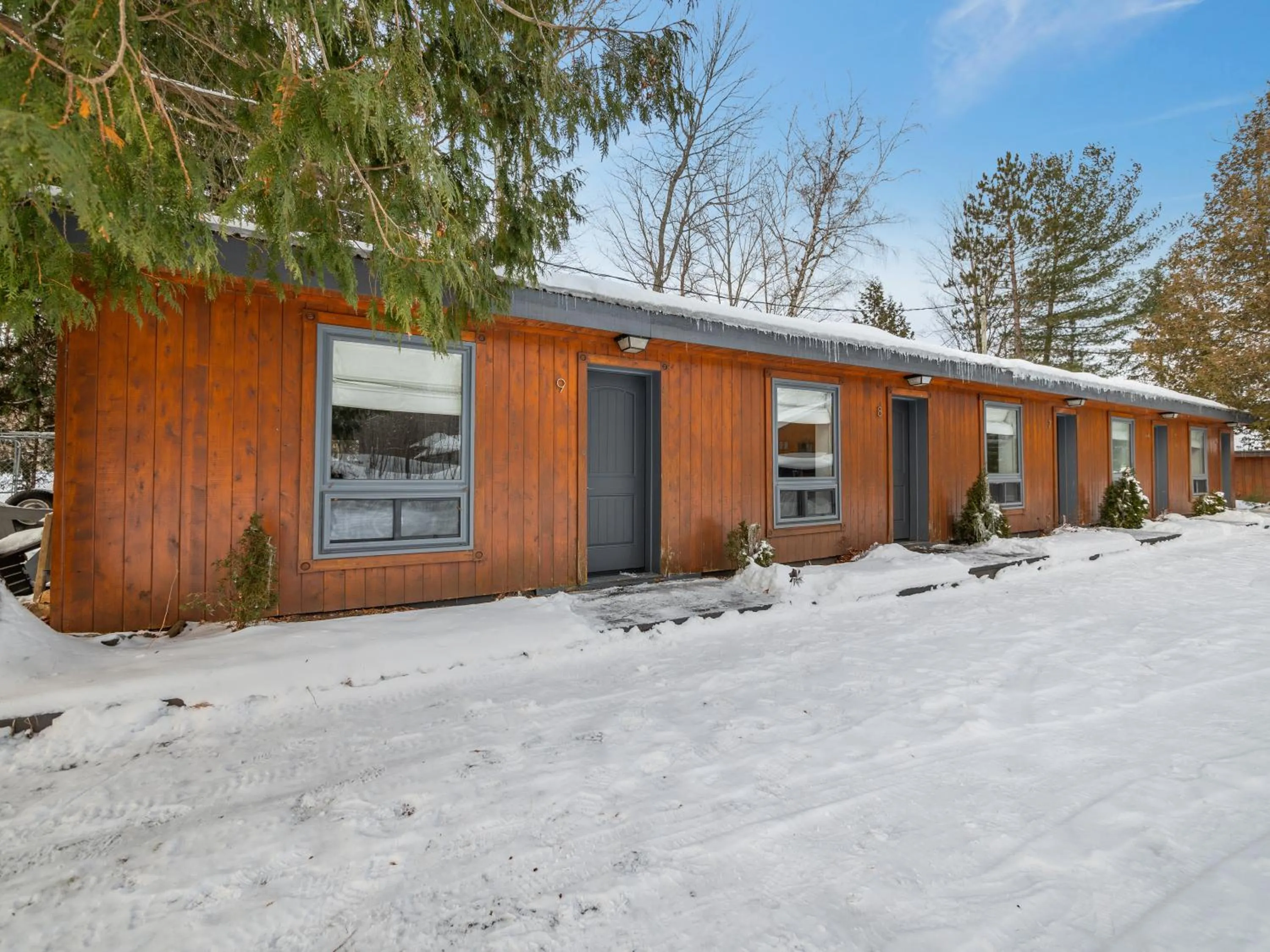 Property building in Somerset Lakeside Resort