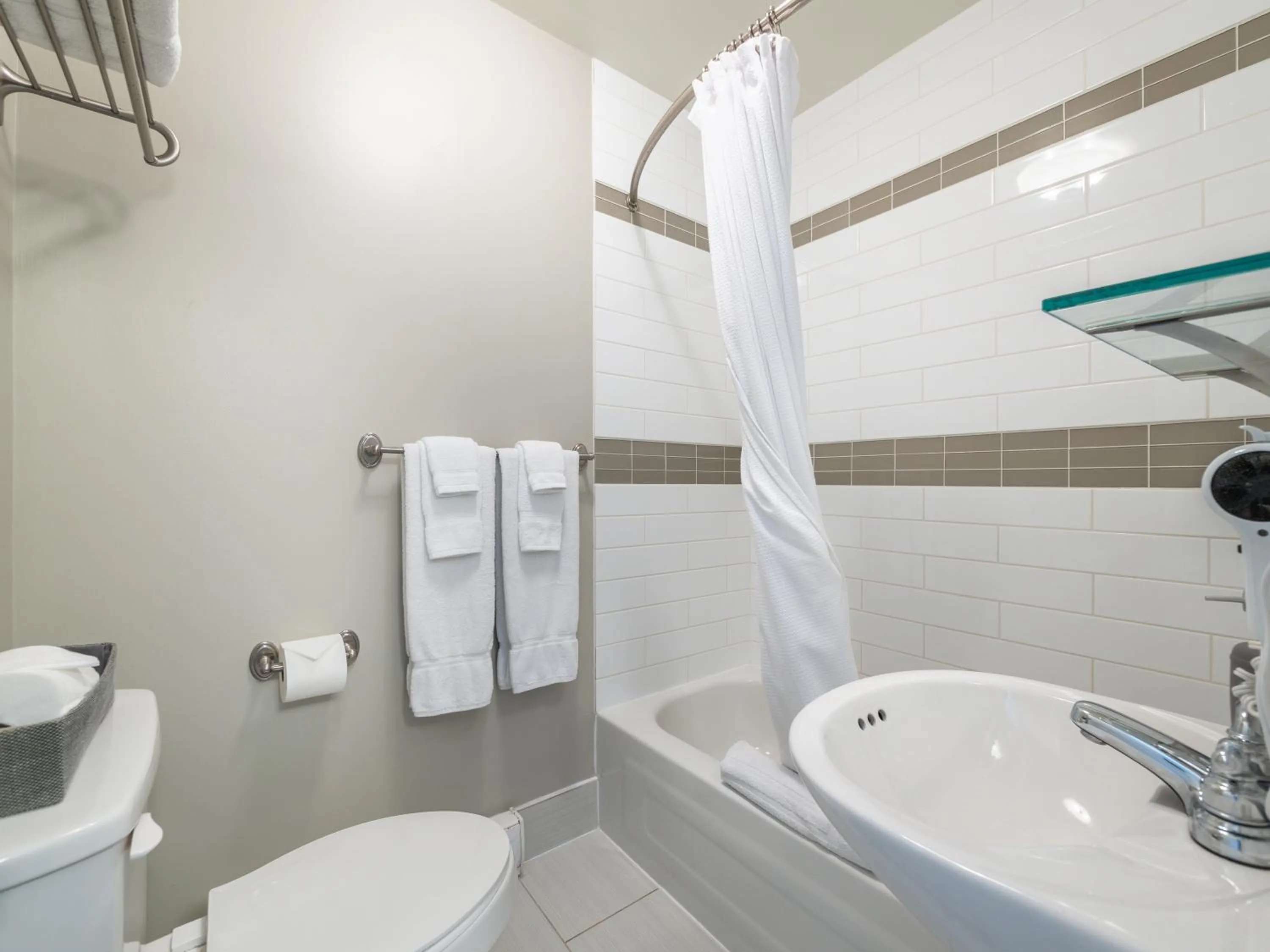 Bathroom in Somerset Lakeside Resort