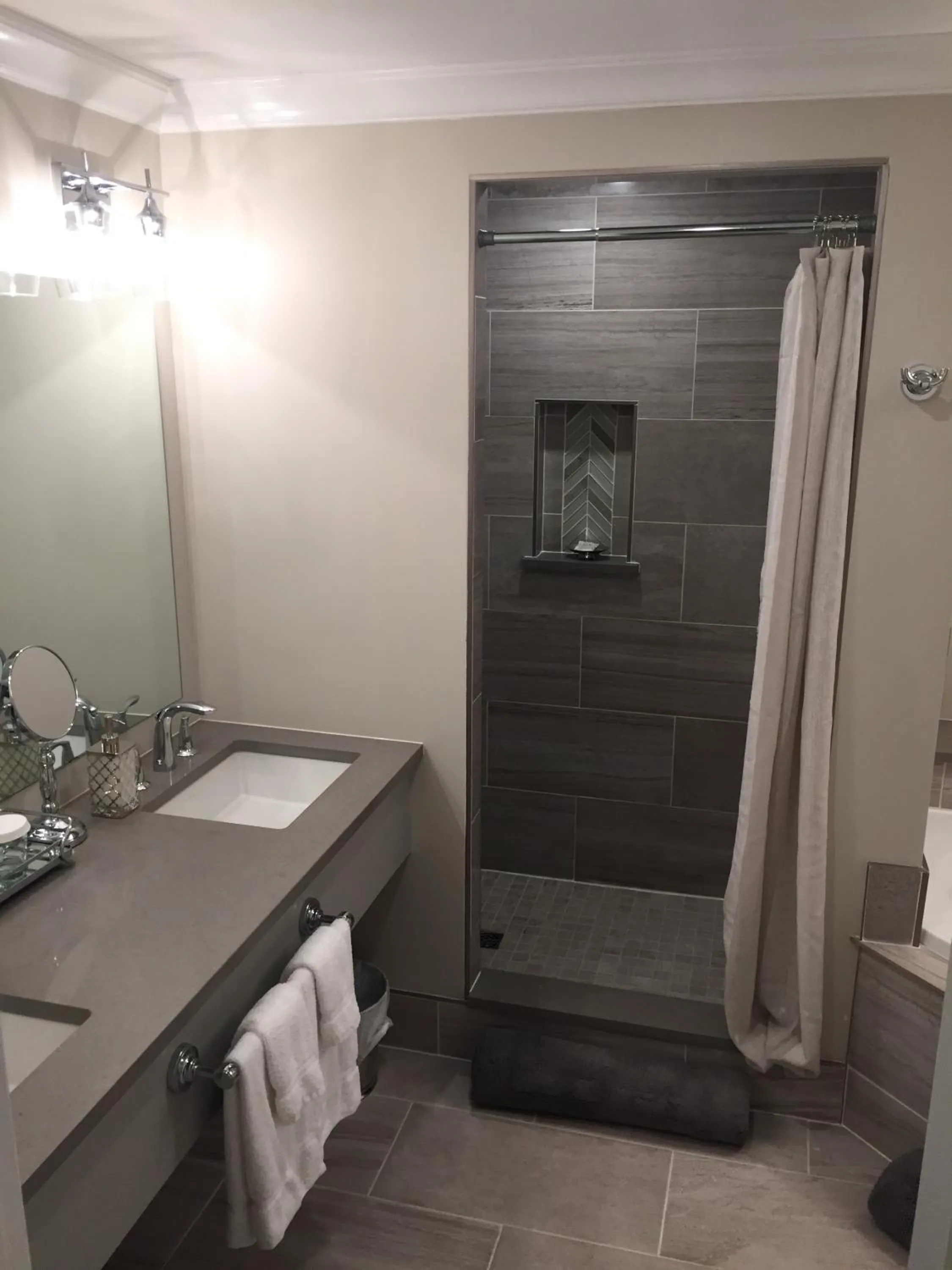 Shower in Somerset Lakeside Resort