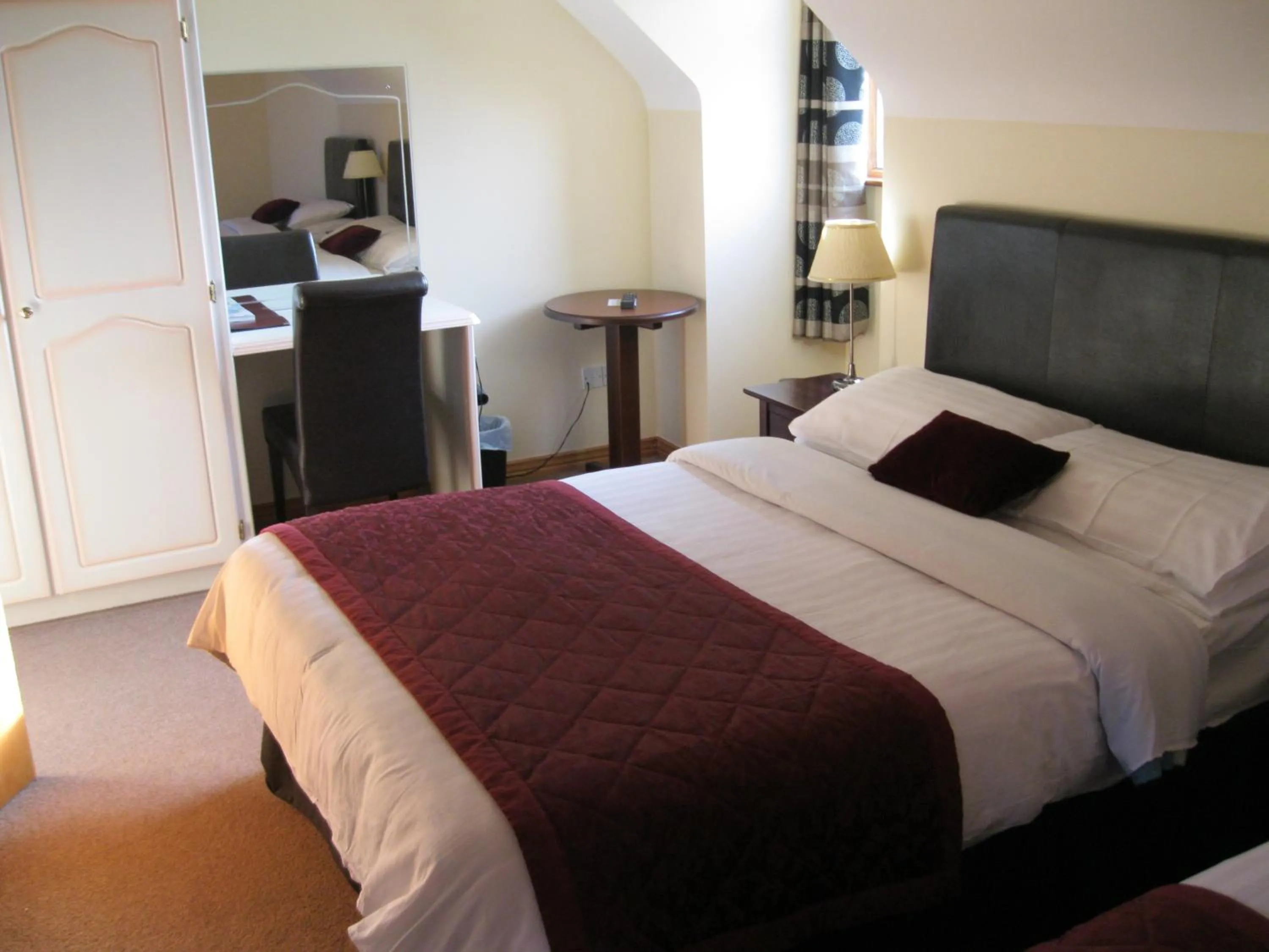 Photo of the whole room, Bed in Mountain View Guesthouse