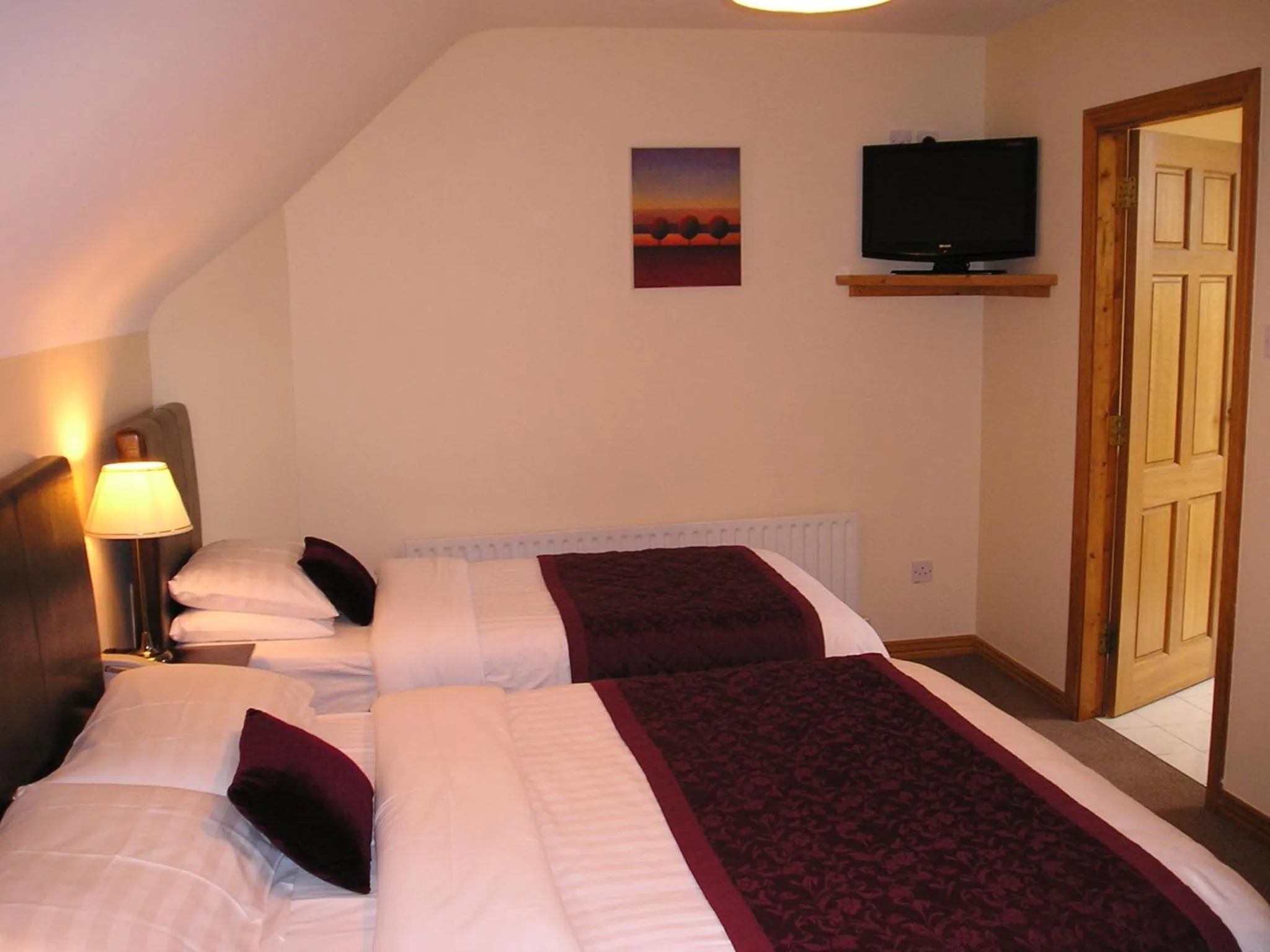 Photo of the whole room, Bed in Mountain View Guesthouse