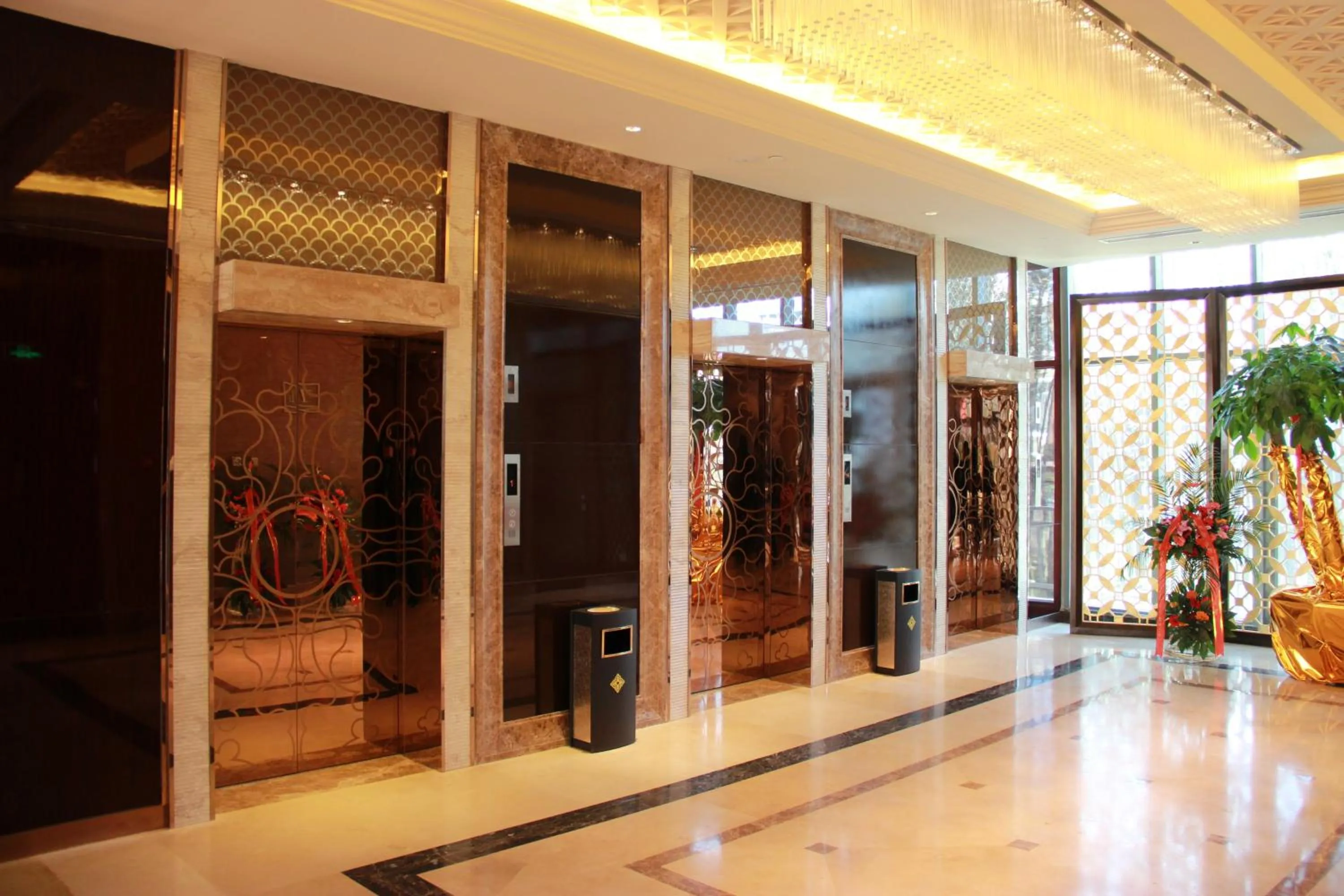 Area and facilities in Jinling New Town Hotel Nanjing