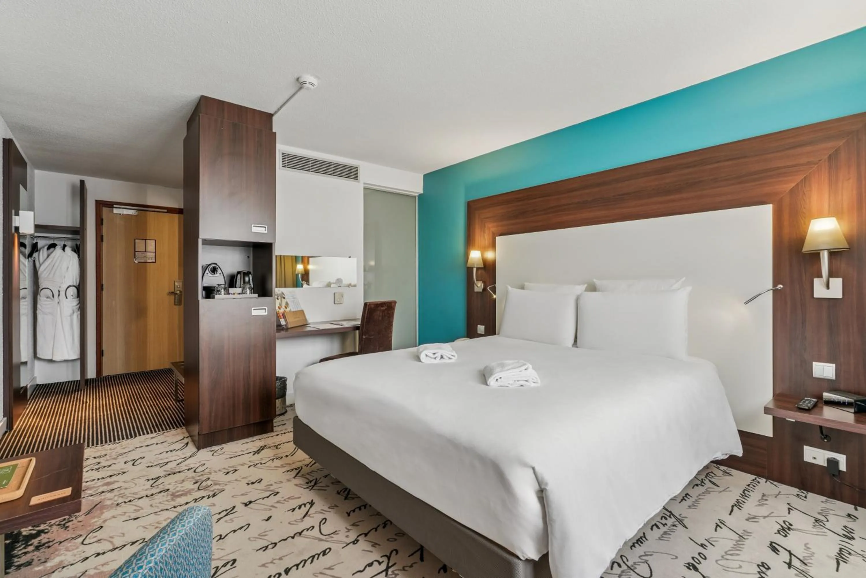 Bedroom, Bed in Mercure Paris Porte d'Orleans