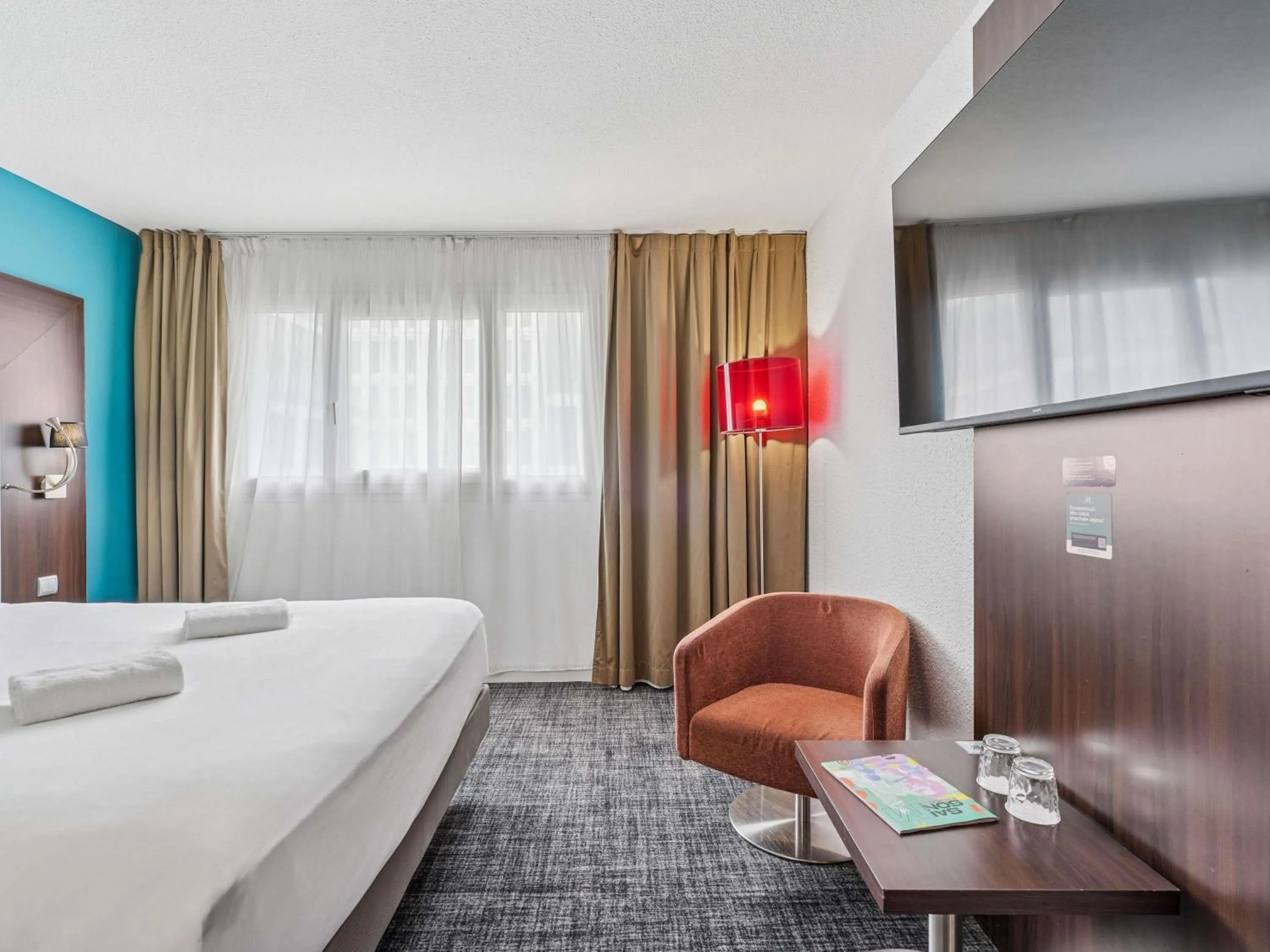 Bedroom, Bed in Mercure Paris Porte d'Orleans