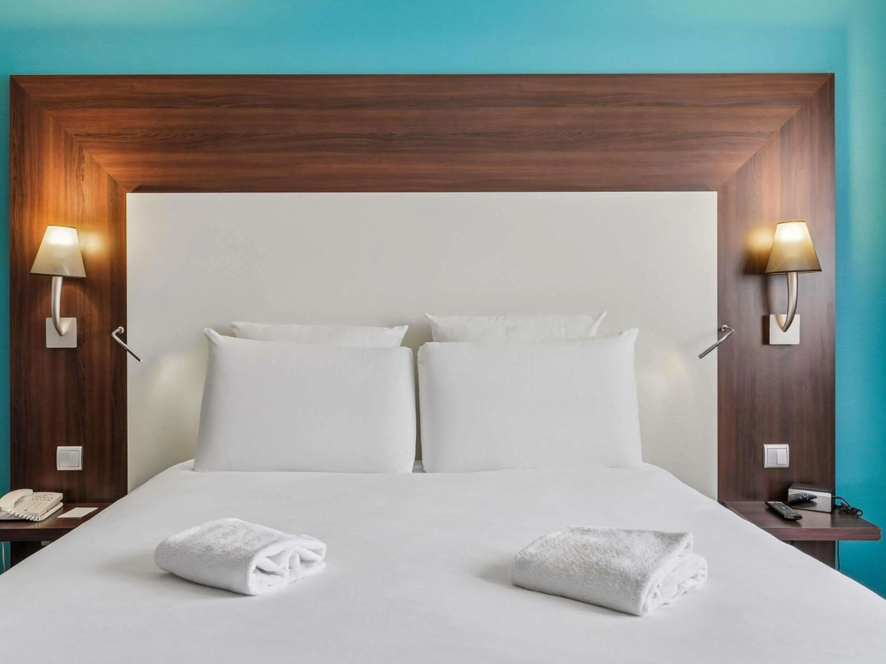 Bedroom, Bed in Mercure Paris Porte d'Orleans