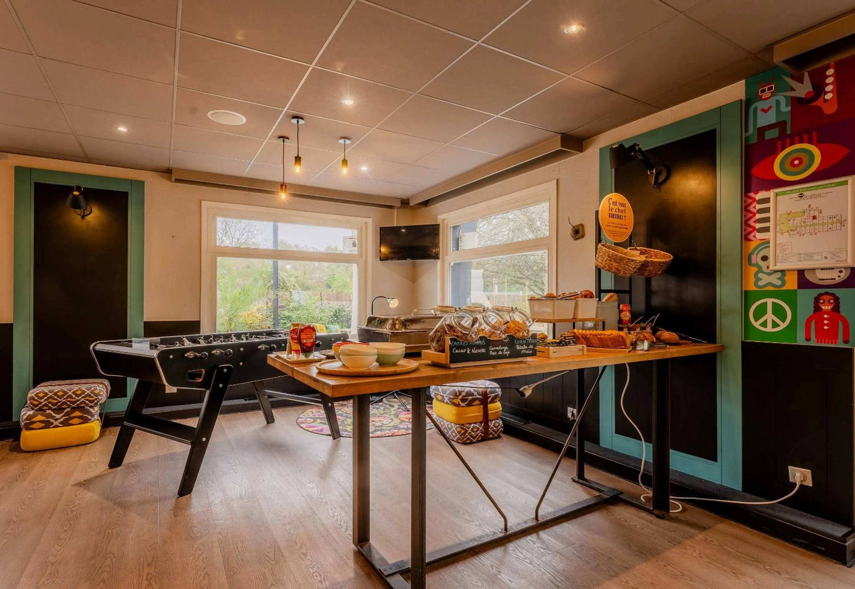 Seating area in B&B HOTEL Lille Villeneuve d'Ascq Hôtel de Ville