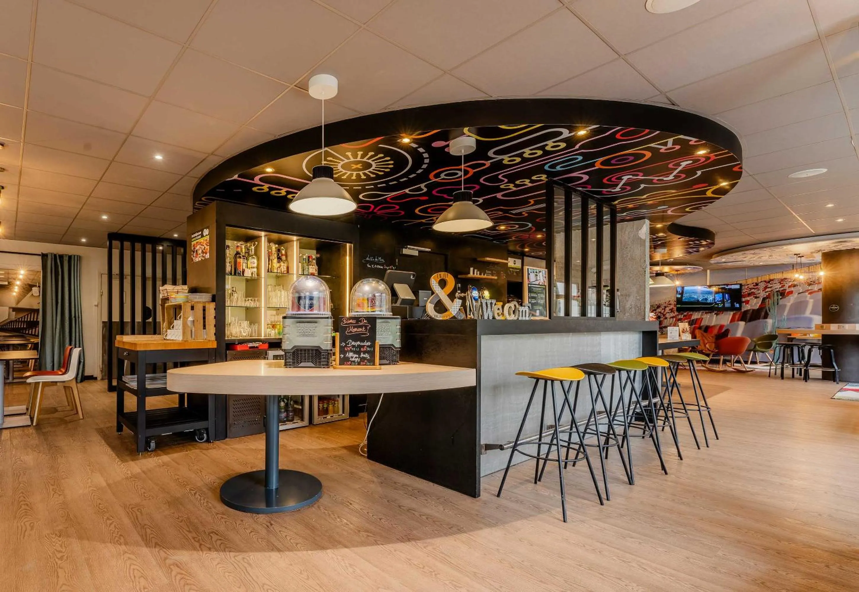 Restaurant/places to eat in B&B HOTEL Lille Villeneuve d'Ascq Hôtel de Ville