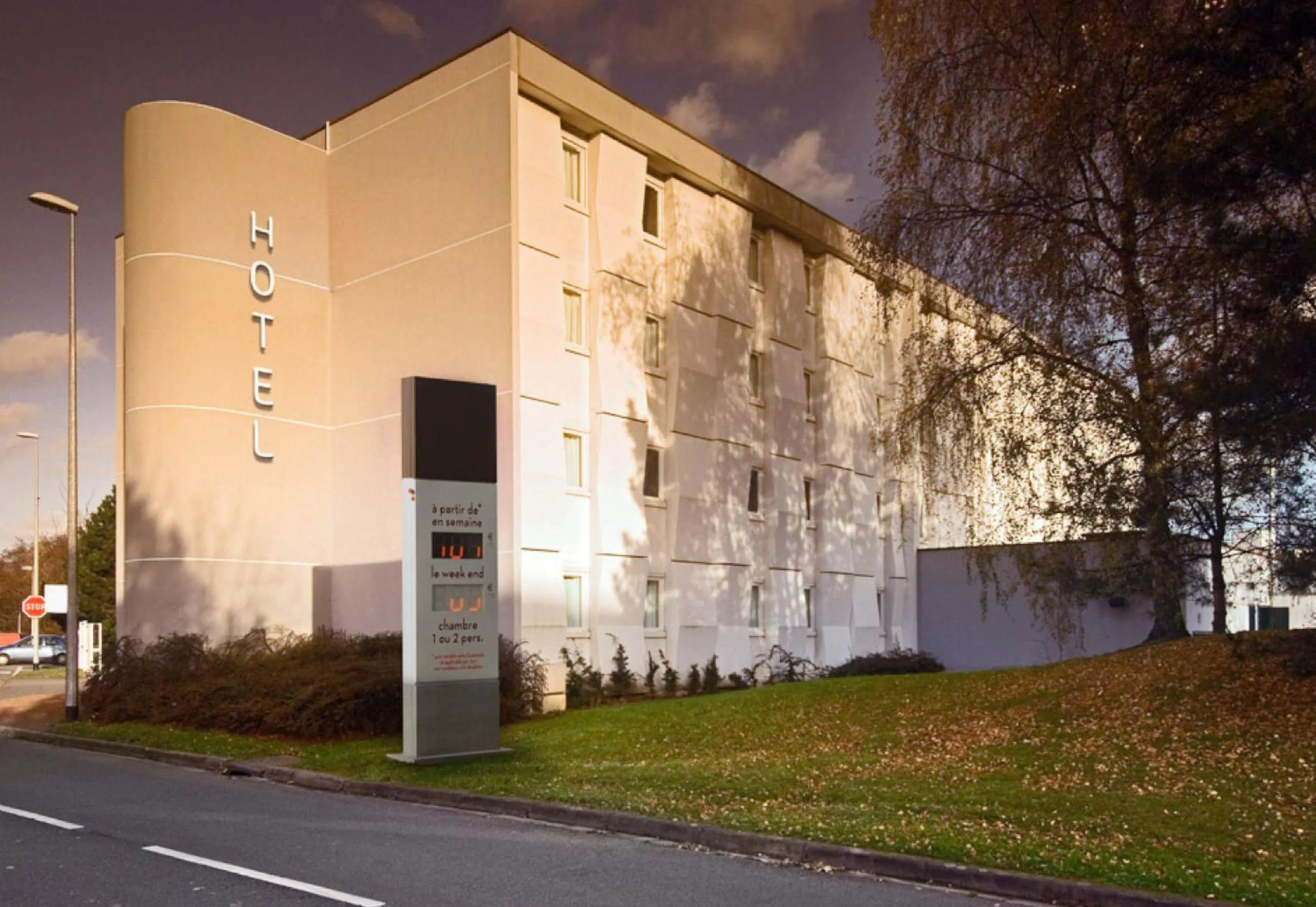 Property building in B&B HOTEL Lille Villeneuve d'Ascq Hôtel de Ville