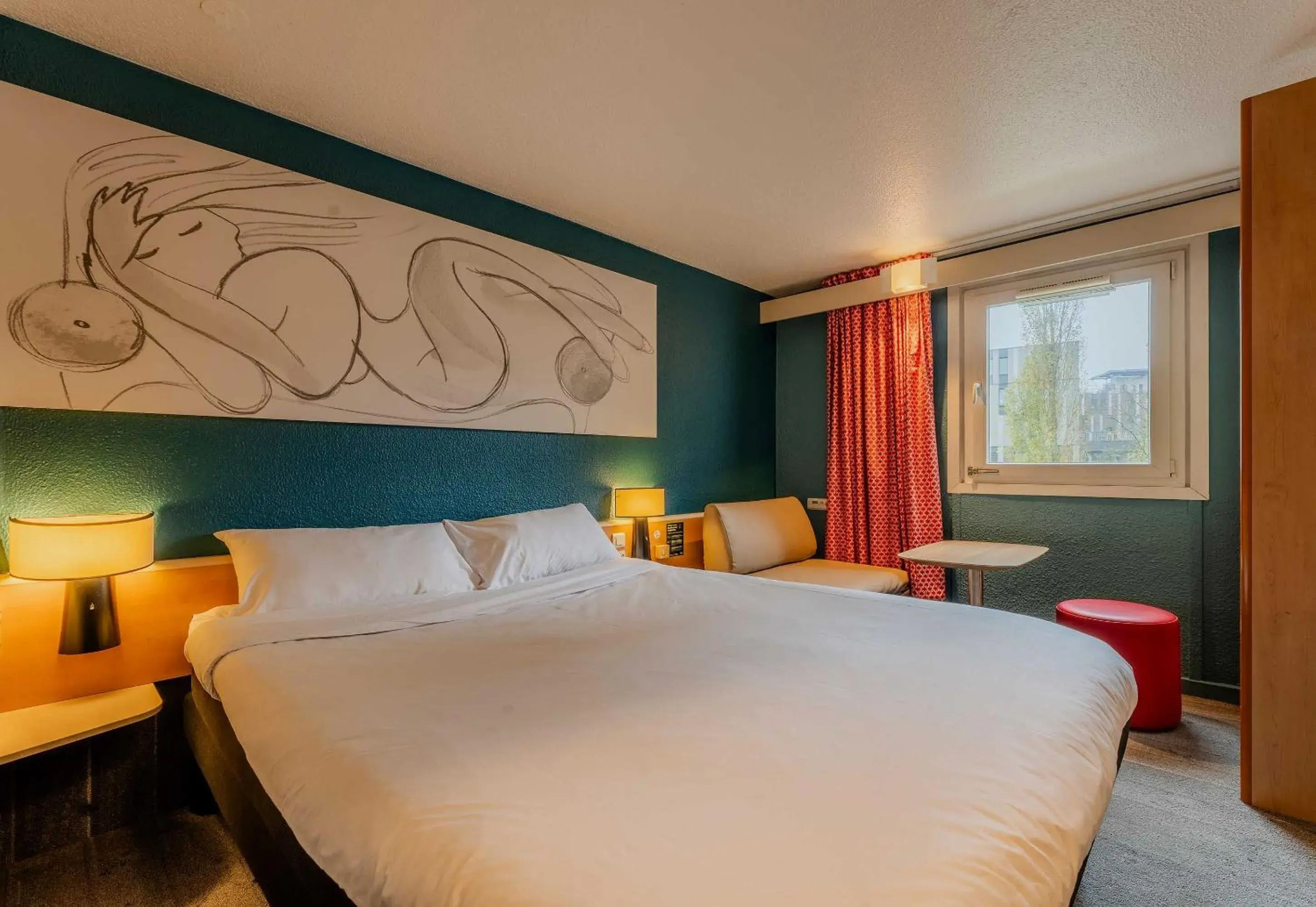 Double Room - Disability Access in B&B HOTEL Lille Villeneuve d'Ascq Grand Stade Double Room - Disability Access in B&B HOTEL Lille Villeneuve d'Ascq Grand Stade