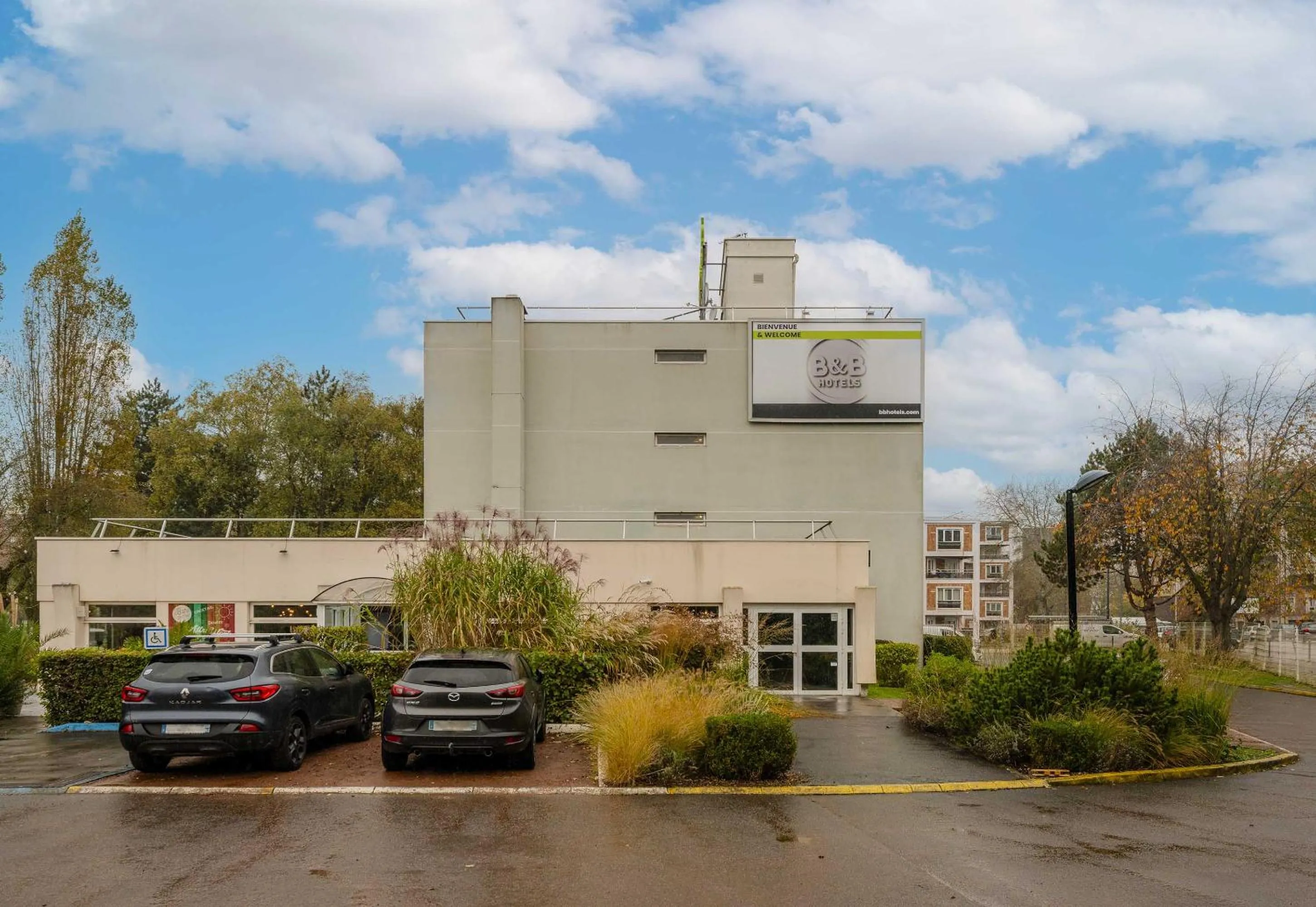 Property building in B&B HOTEL Lille Villeneuve d'Ascq Hôtel de Ville