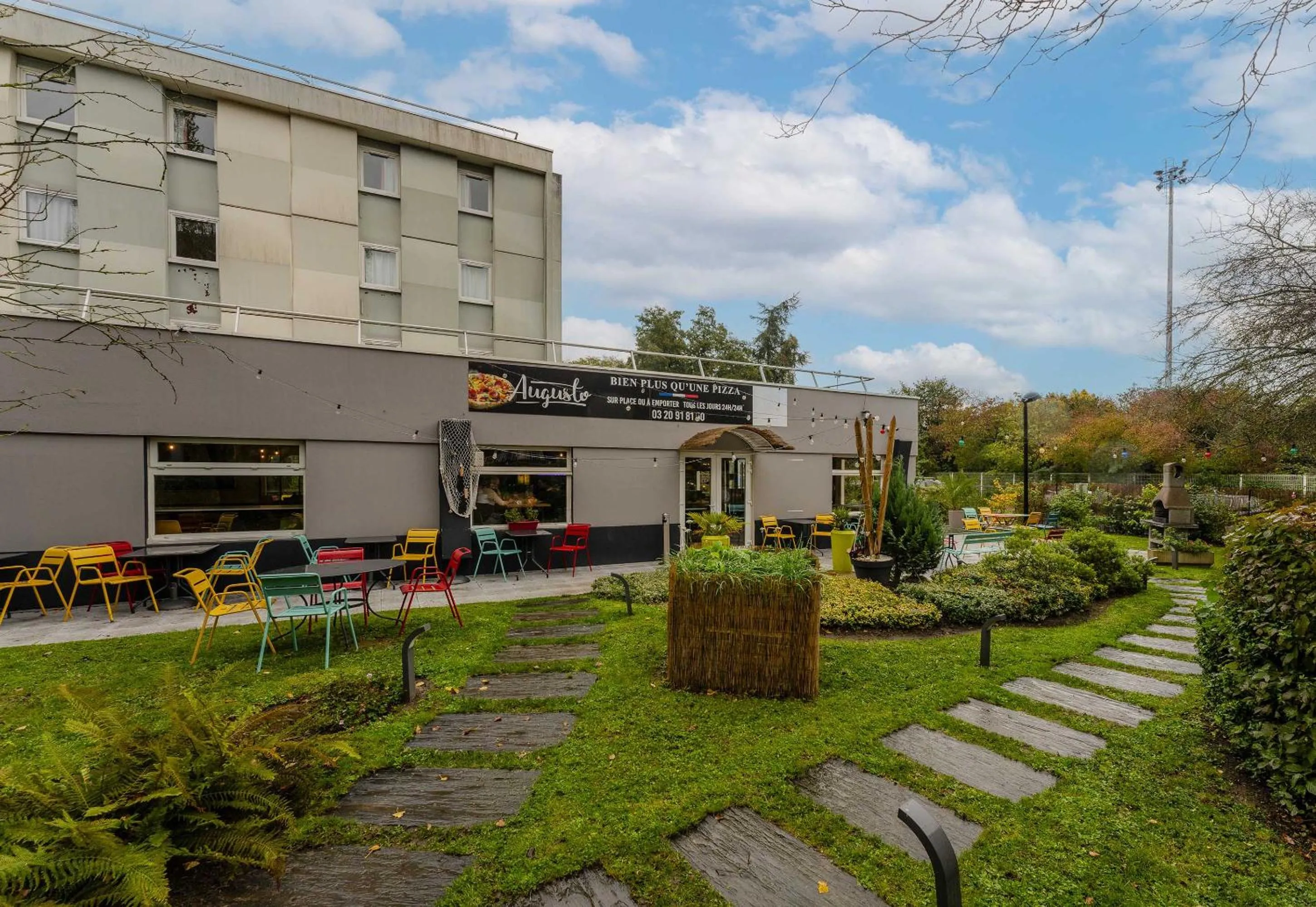 Property building in B&B HOTEL Lille Villeneuve d'Ascq Hôtel de Ville