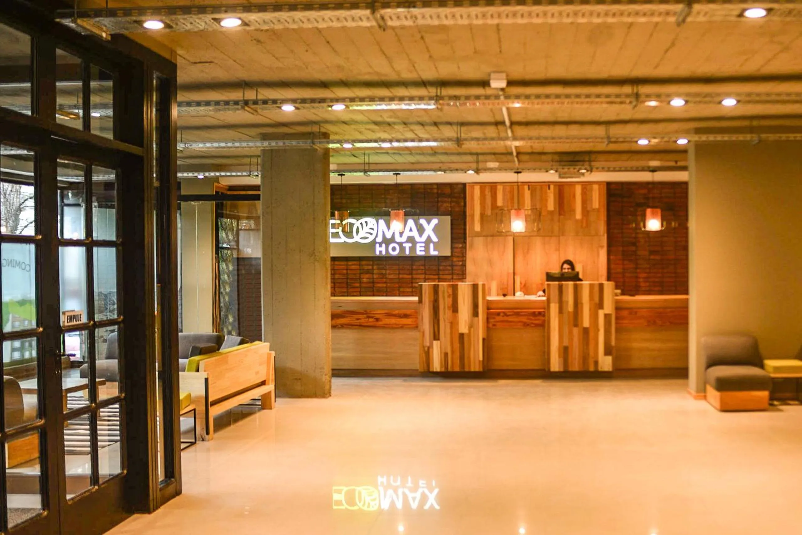 Lobby or reception in Hotel Eco Max