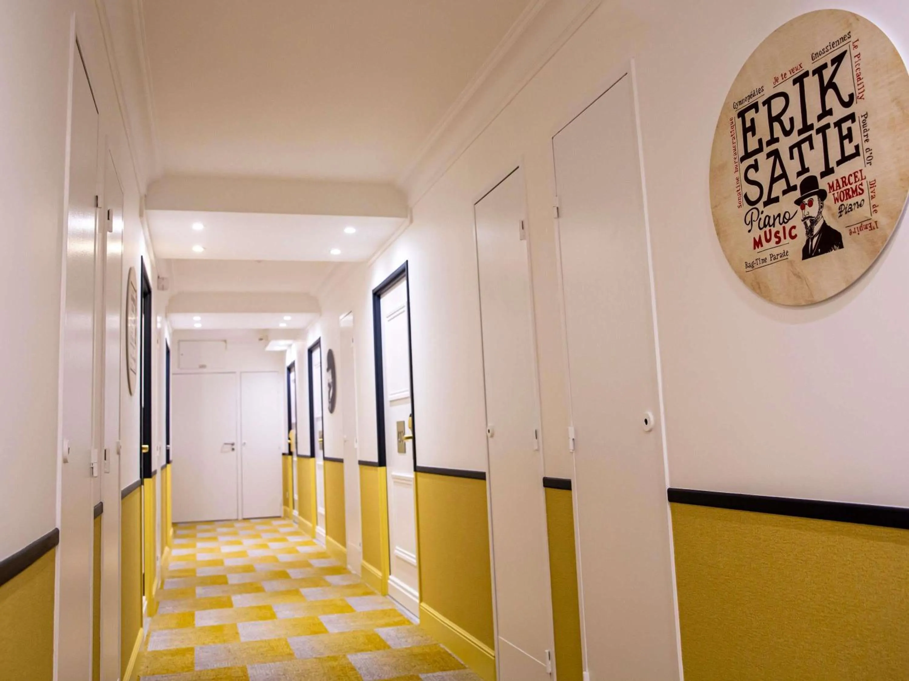 Property building in Mercure Honfleur