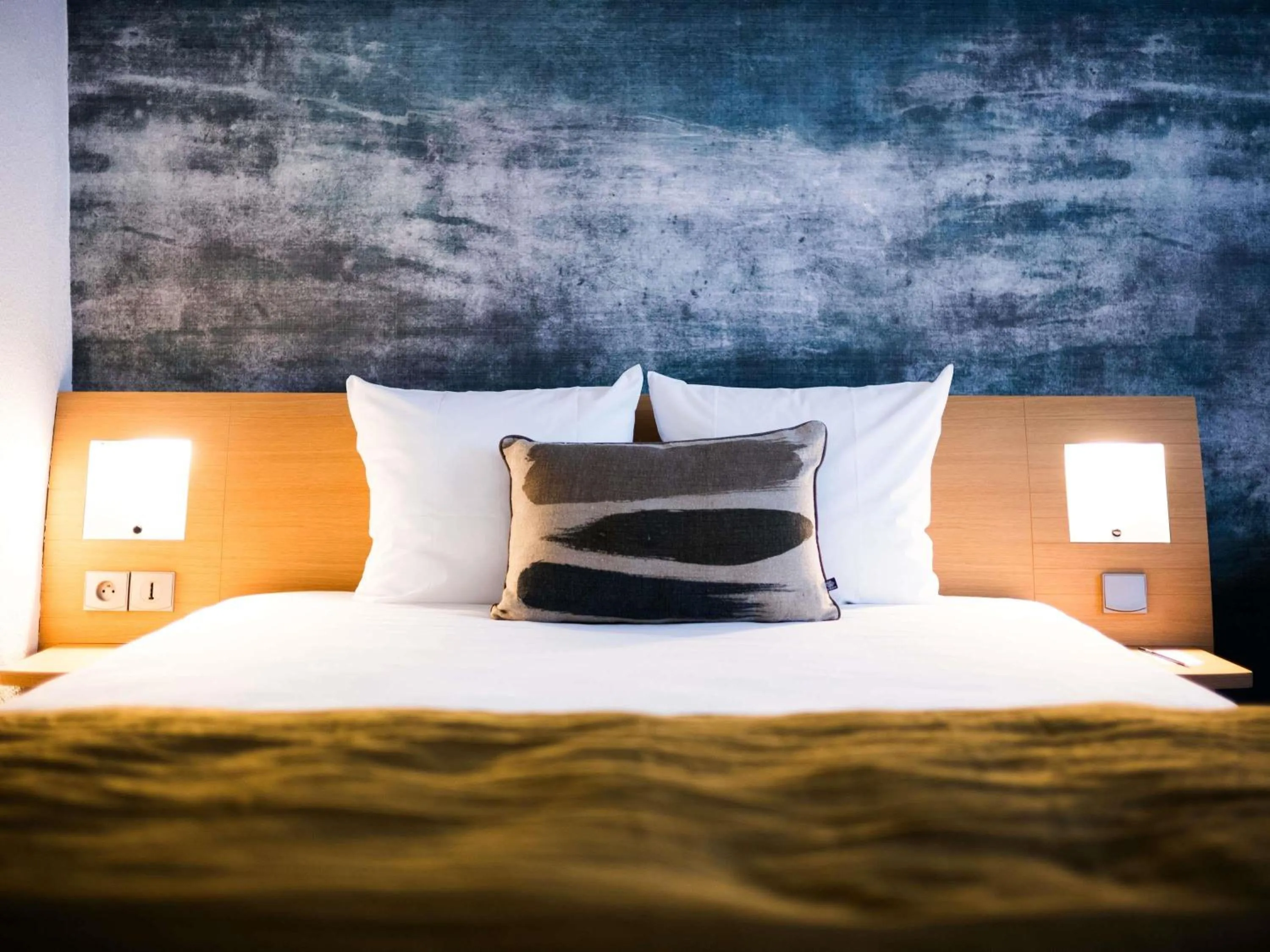 Property building, Bed in Novotel Bayeux