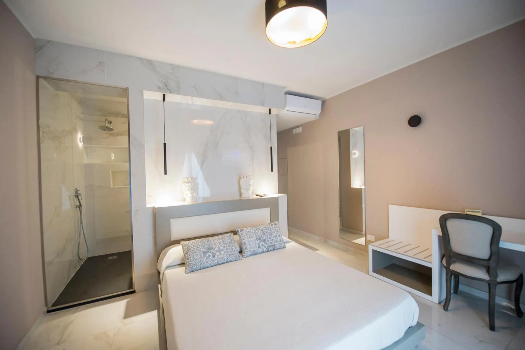 Photo of the whole room, Bed in Milazzo Aeolian Sea Port B&B