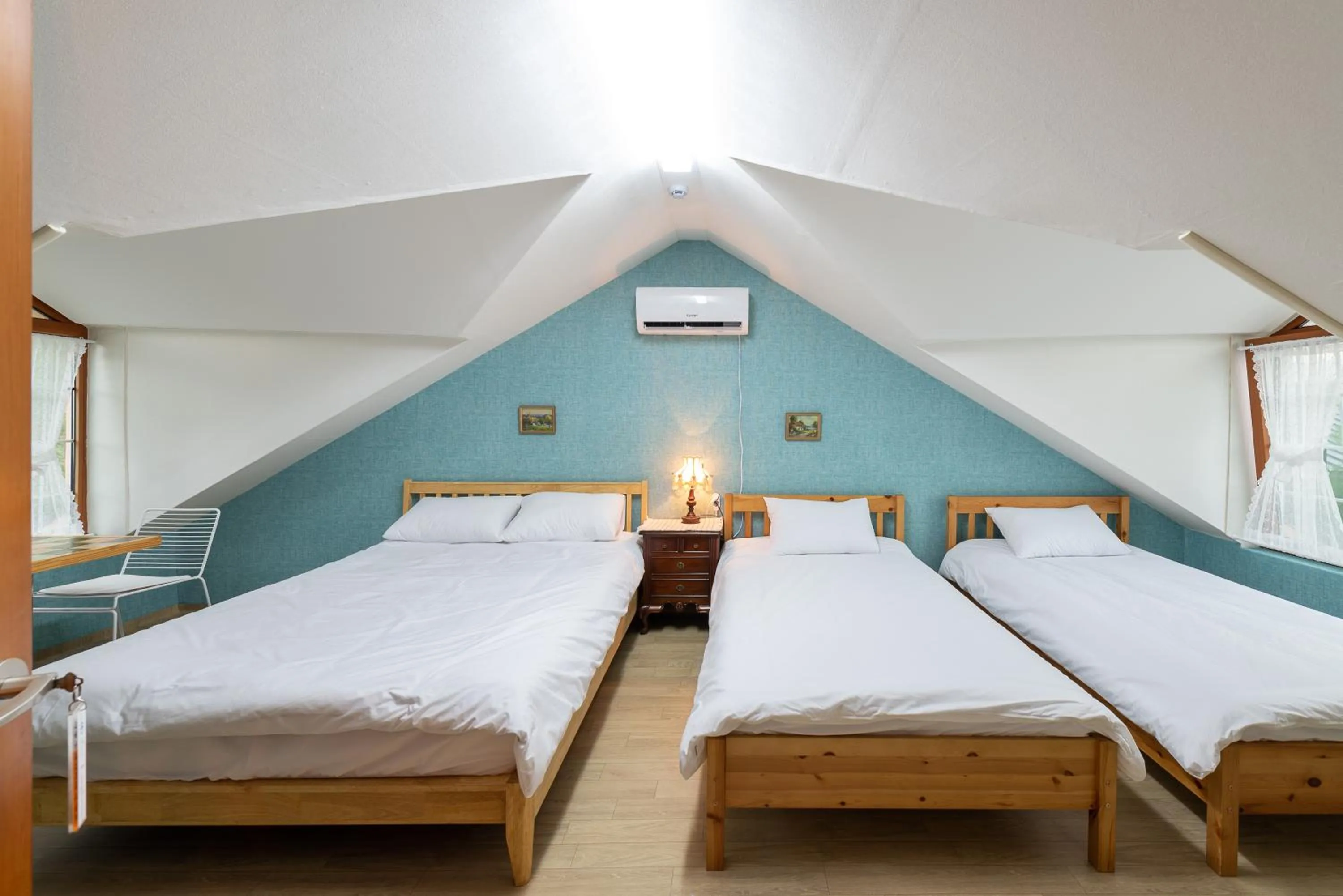 Bed in The Hyu Largo