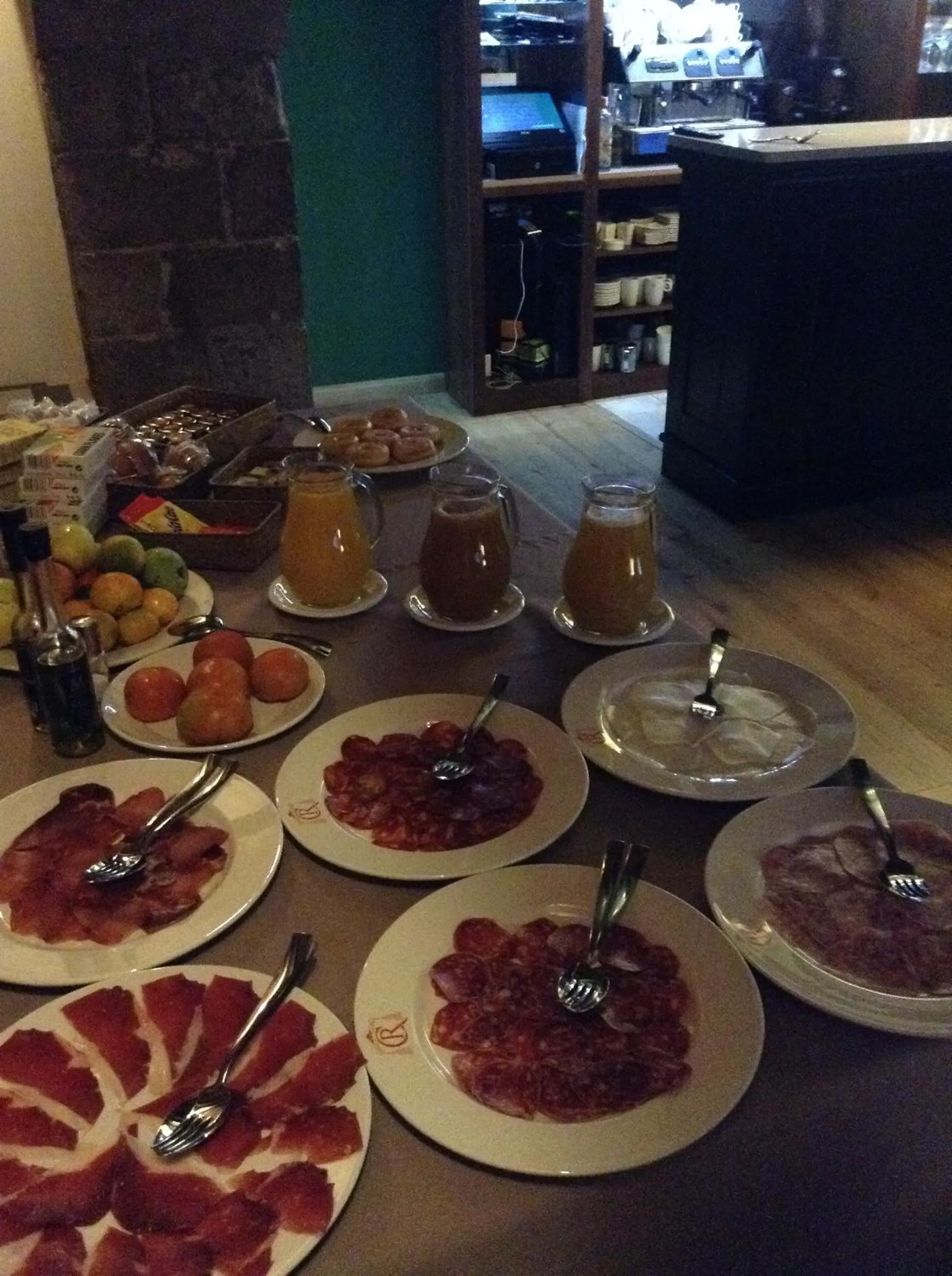 Continental breakfast in Hotel Cardenal Ram
