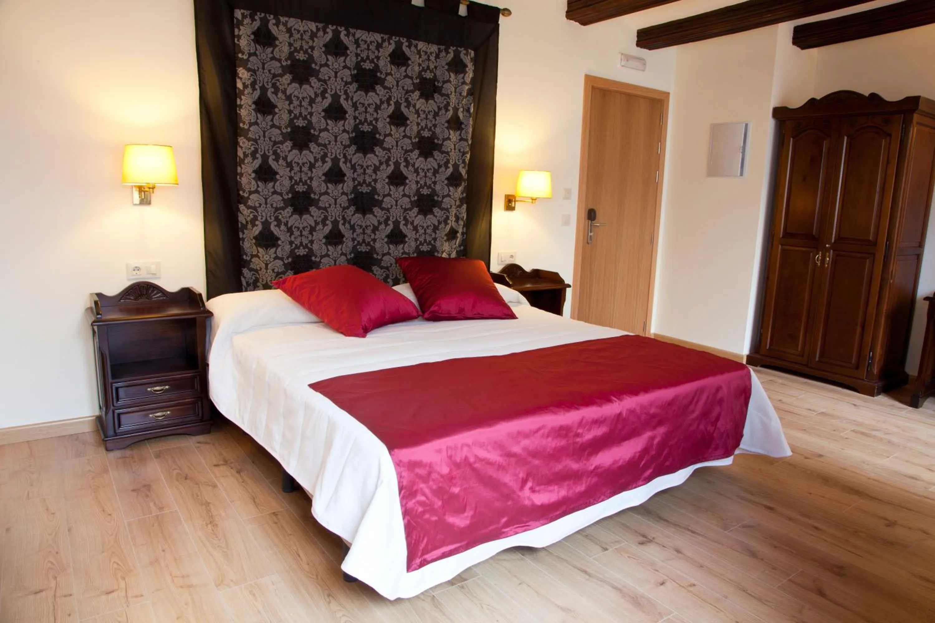 Bedroom, Bed in Hotel Cardenal Ram