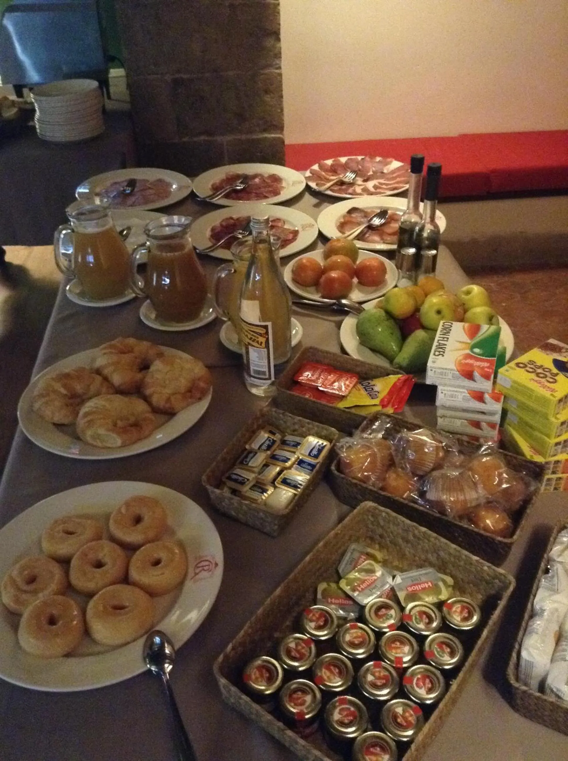 Continental breakfast in Hotel Cardenal Ram