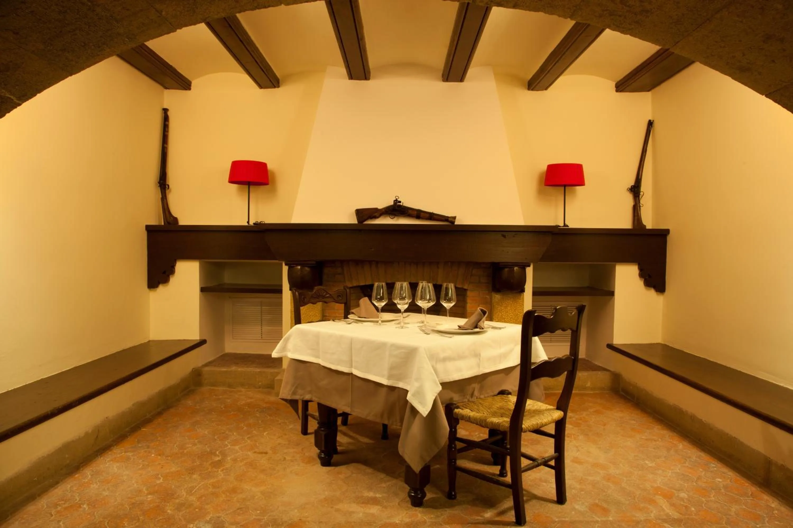 Restaurant/places to eat in Hotel Cardenal Ram