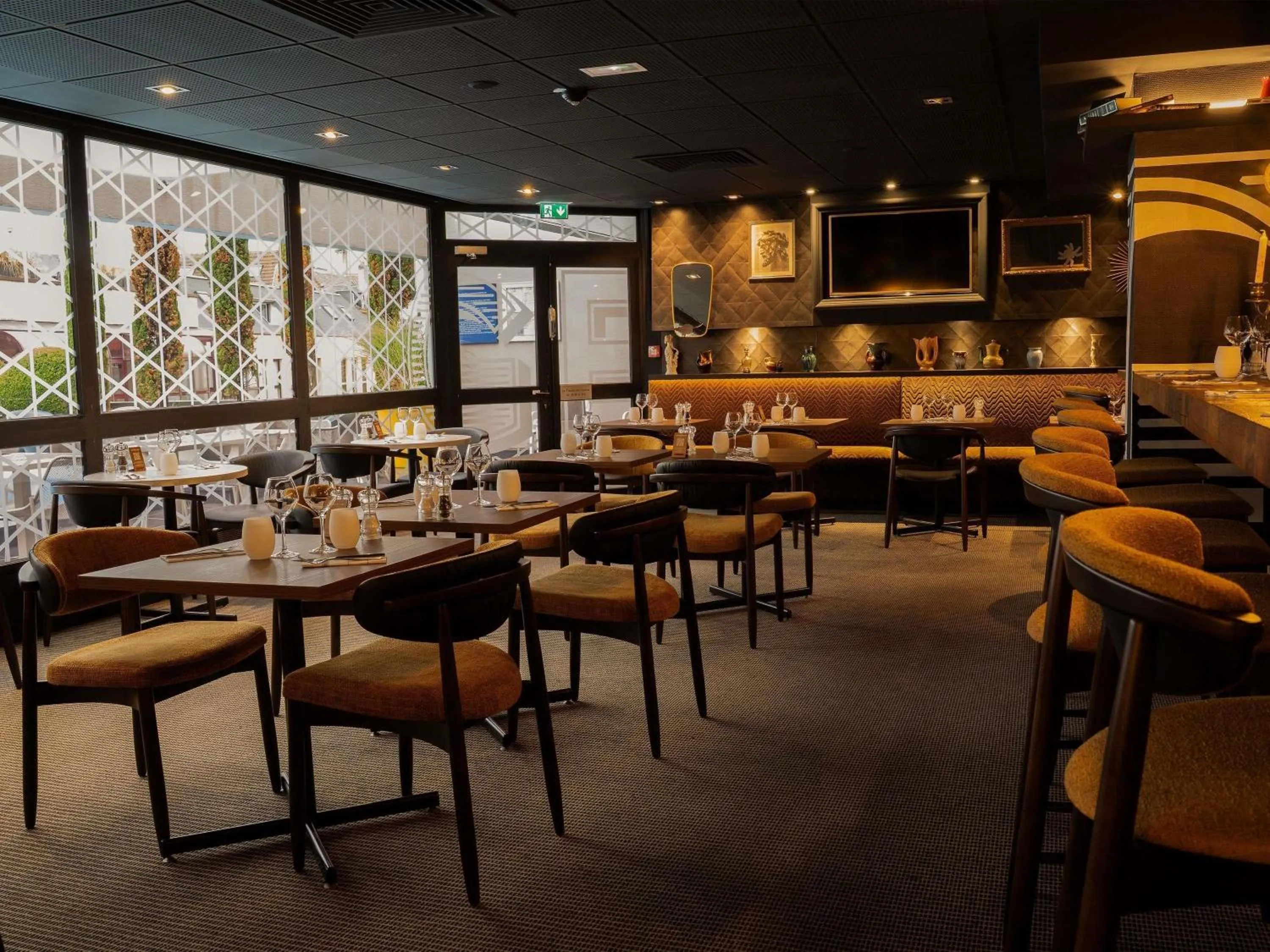 Restaurant/places to eat in Novotel Metz Centre