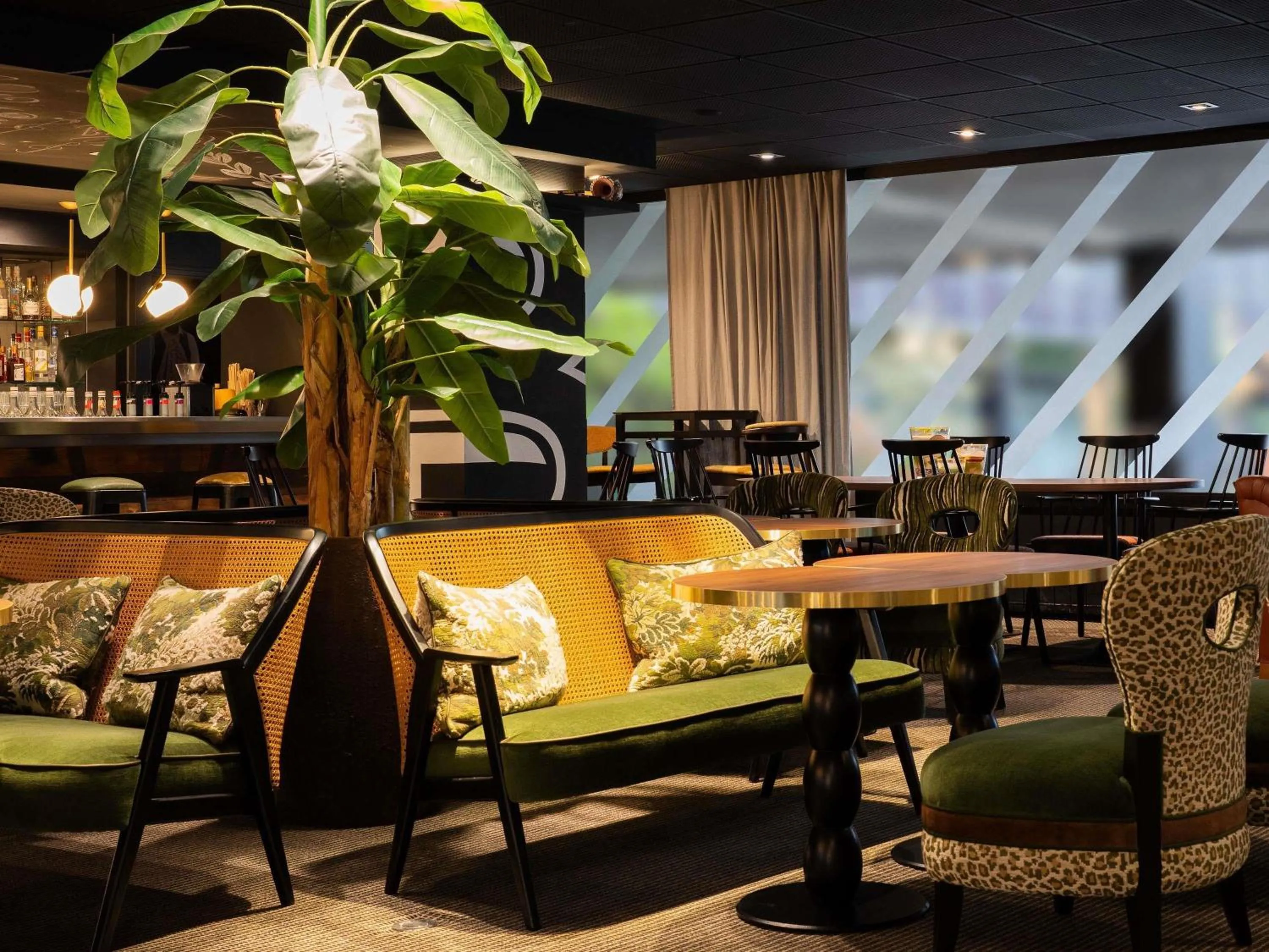 Restaurant/places to eat in Novotel Metz Centre