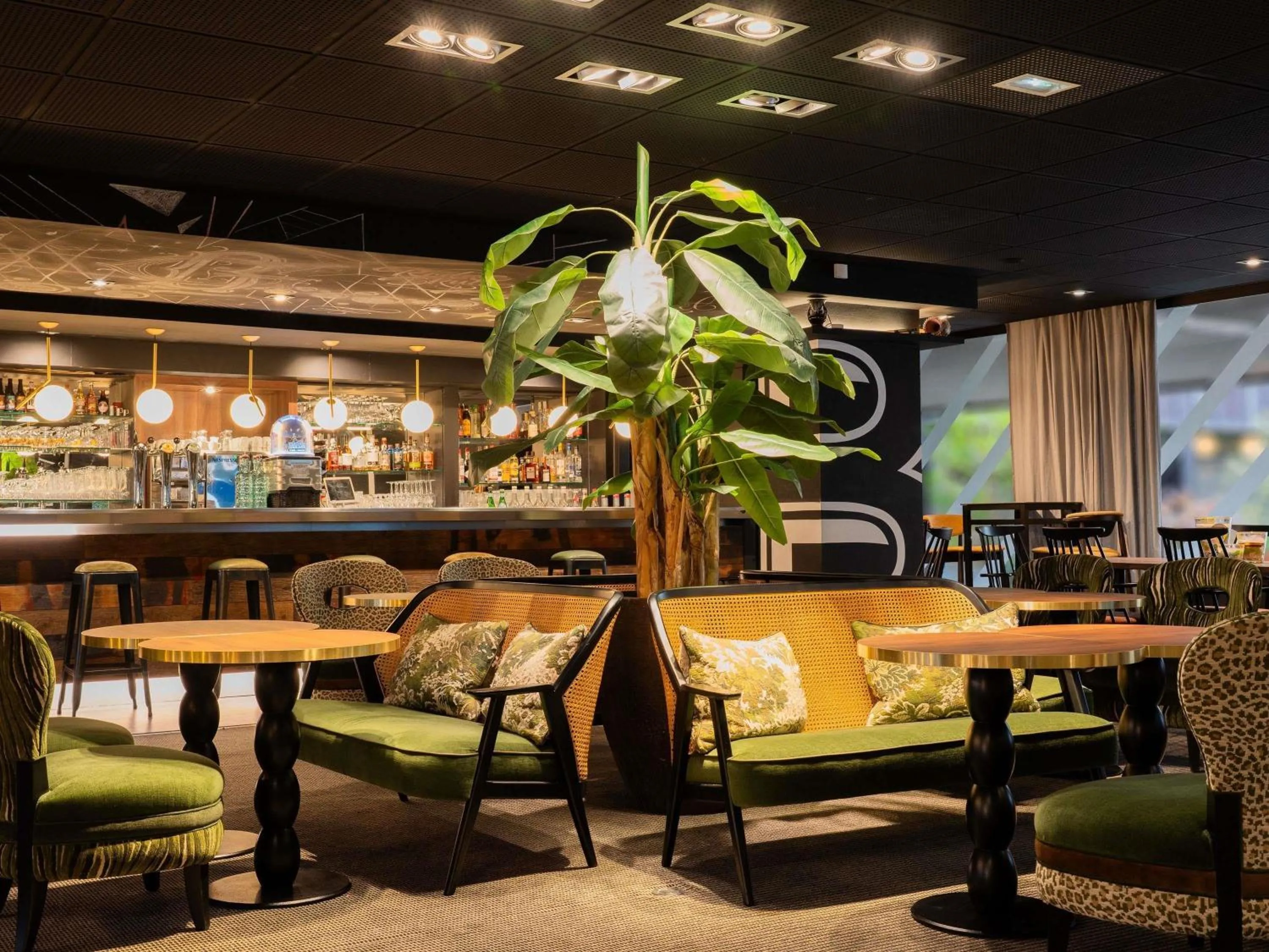 Restaurant/places to eat in Novotel Metz Centre