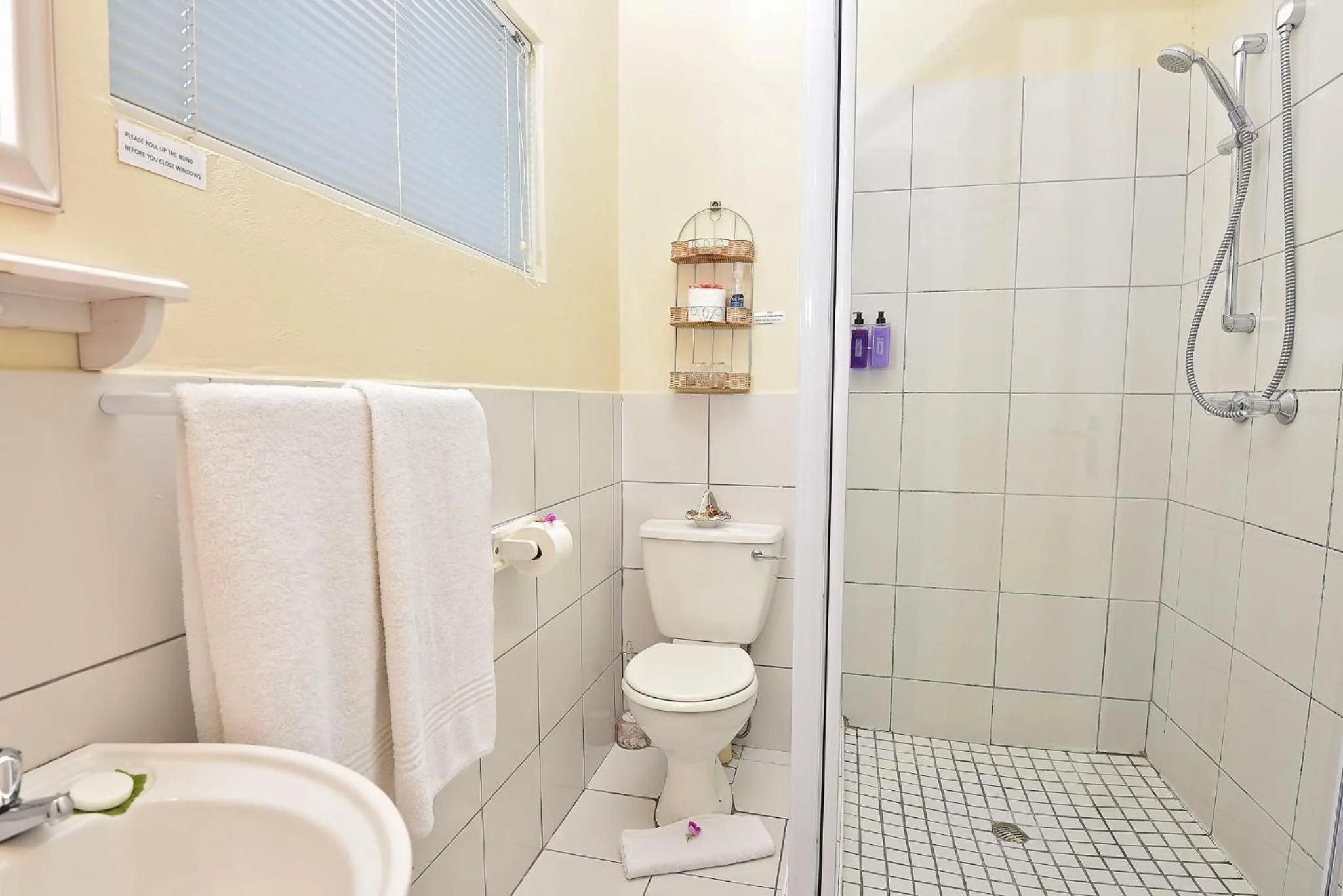 Bathroom in Mandalay Guest House Plettenberg Bay