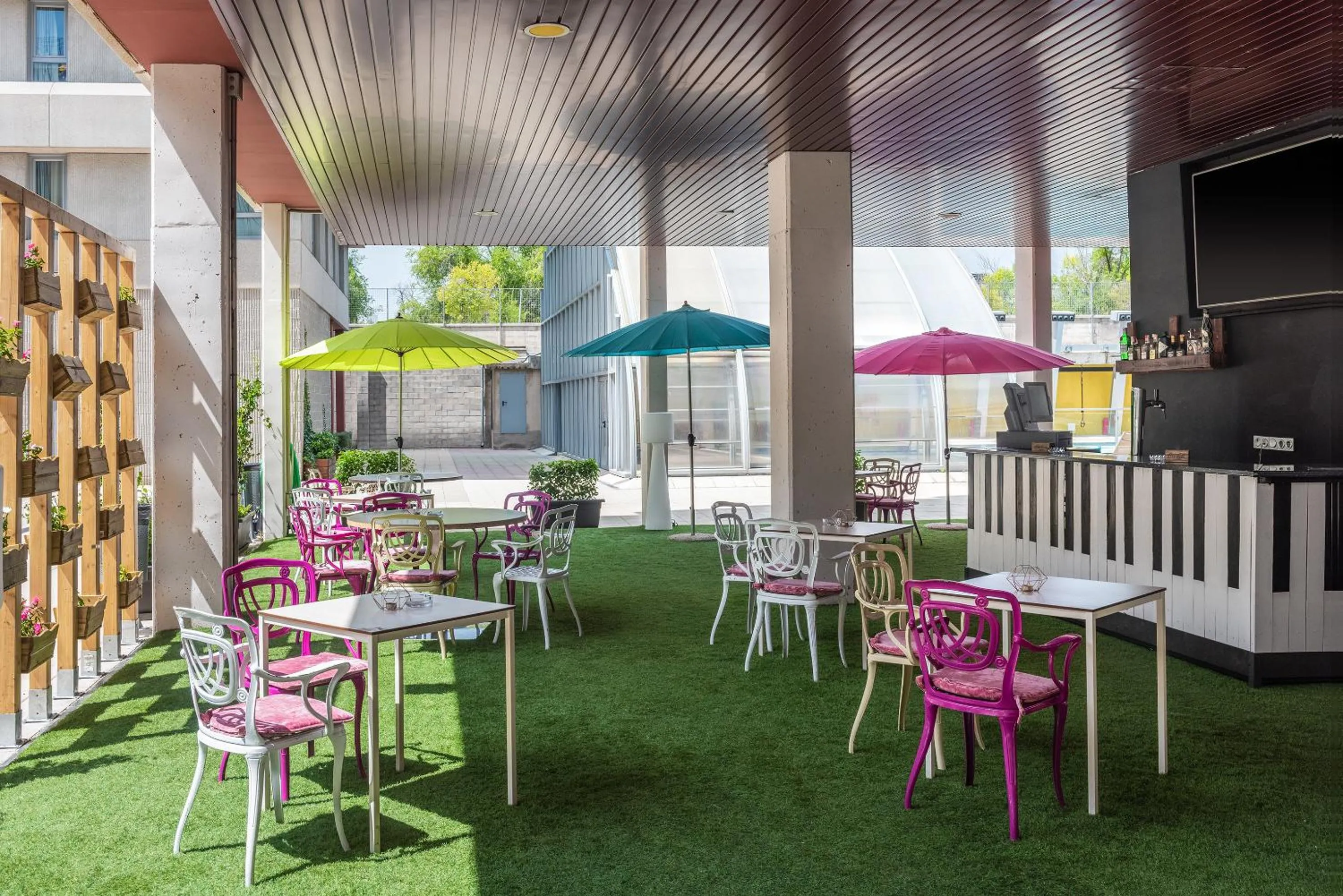 Balcony/Terrace in Madrid Airport Suites, Affiliated by Meliá