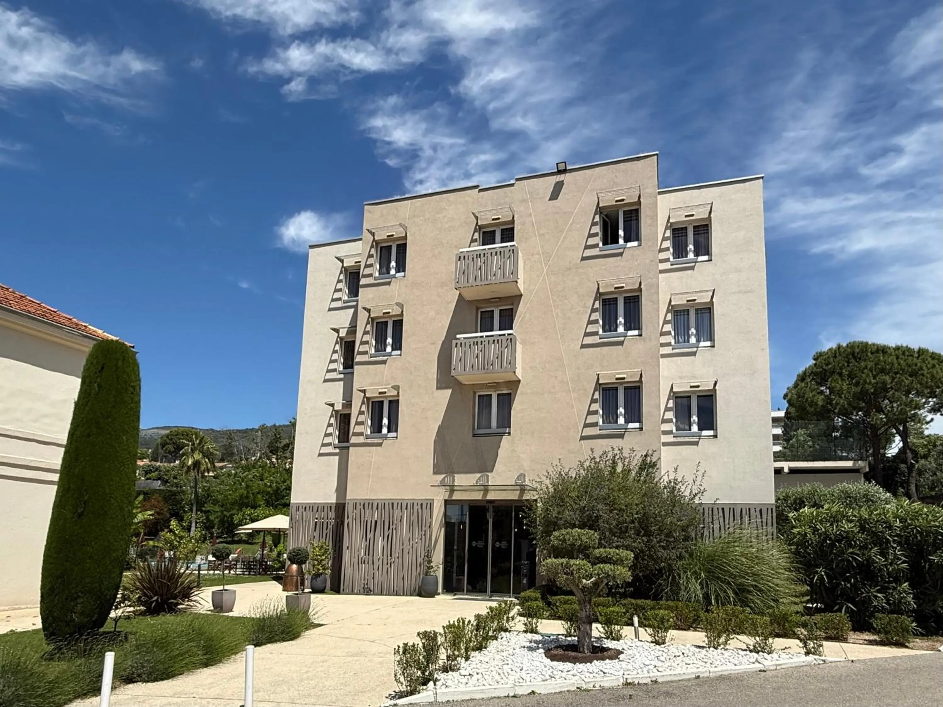 Property building in Best Western PLUS Elixir Grasse