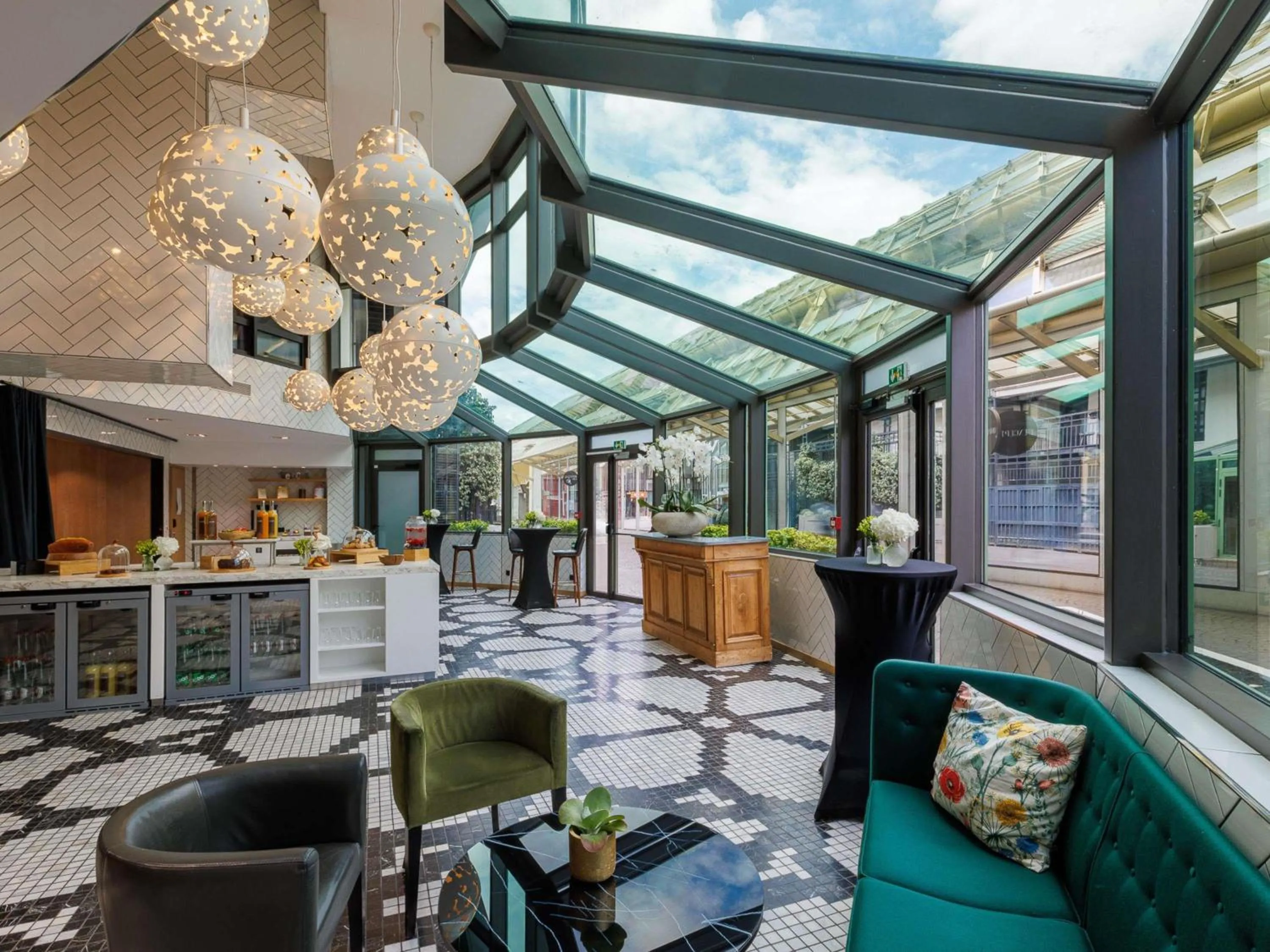 Property building in Novotel Paris Les Halles