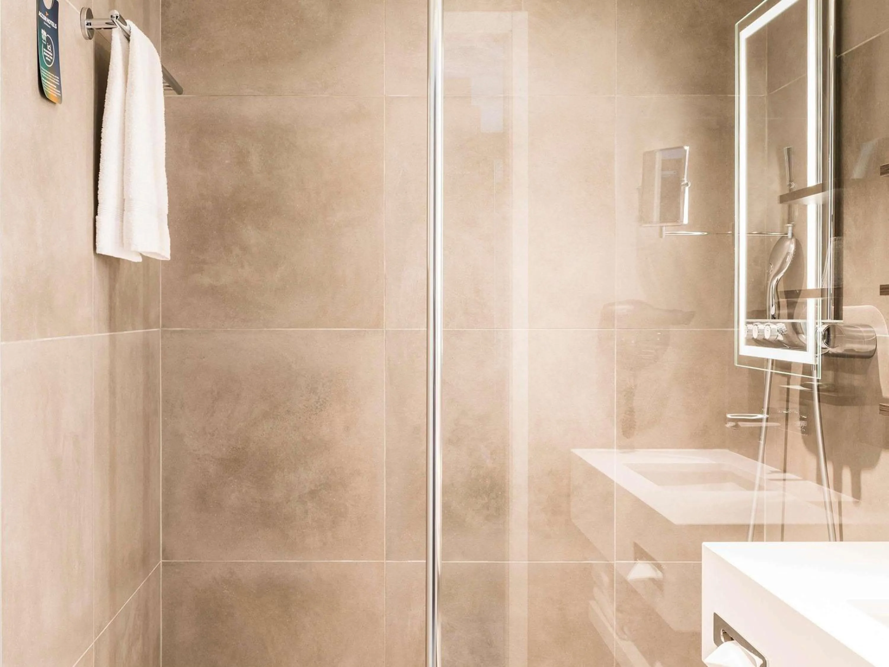 Bedroom in Novotel Paris Les Halles