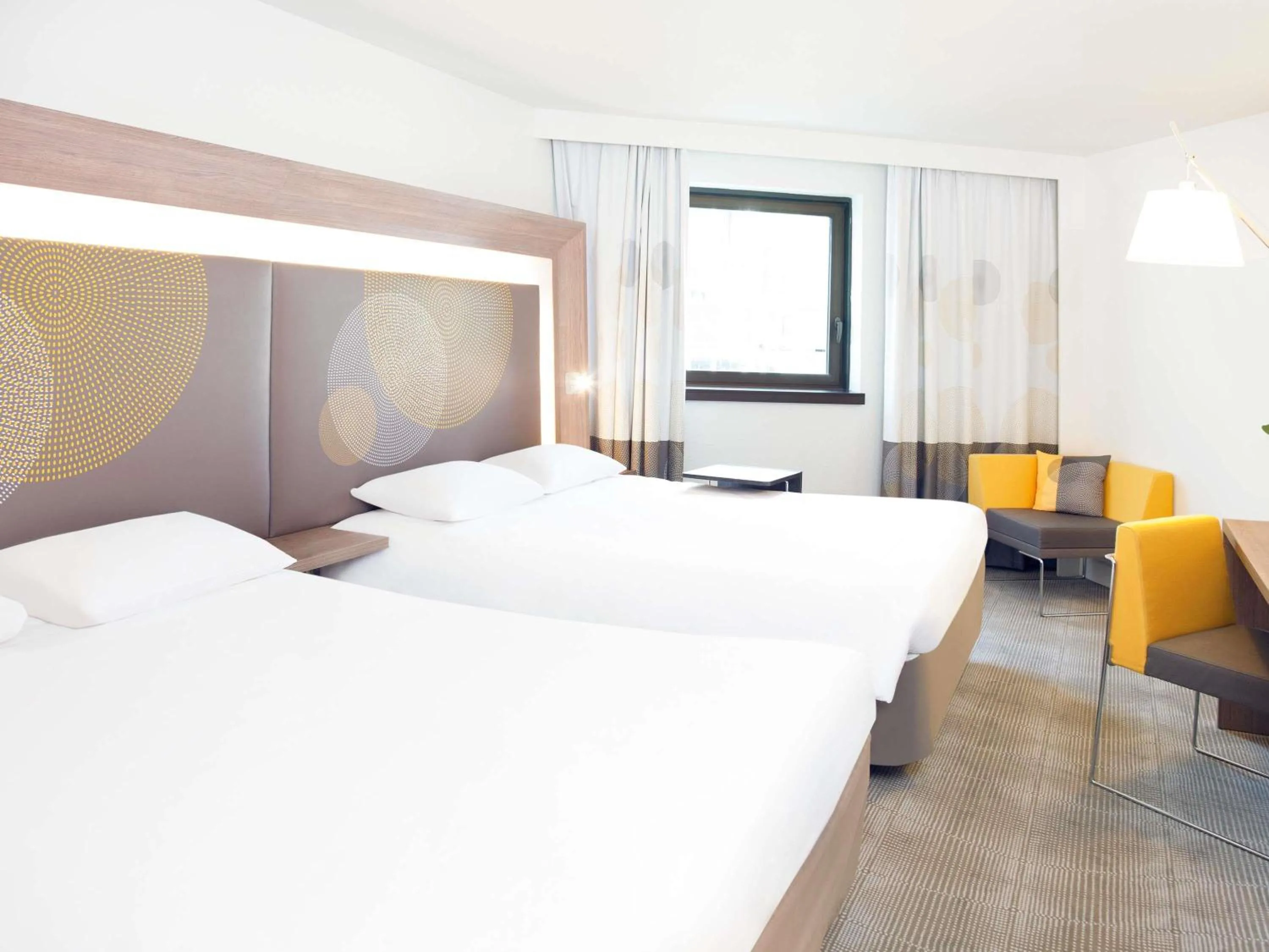 Bedroom, Bed in Novotel Paris Les Halles