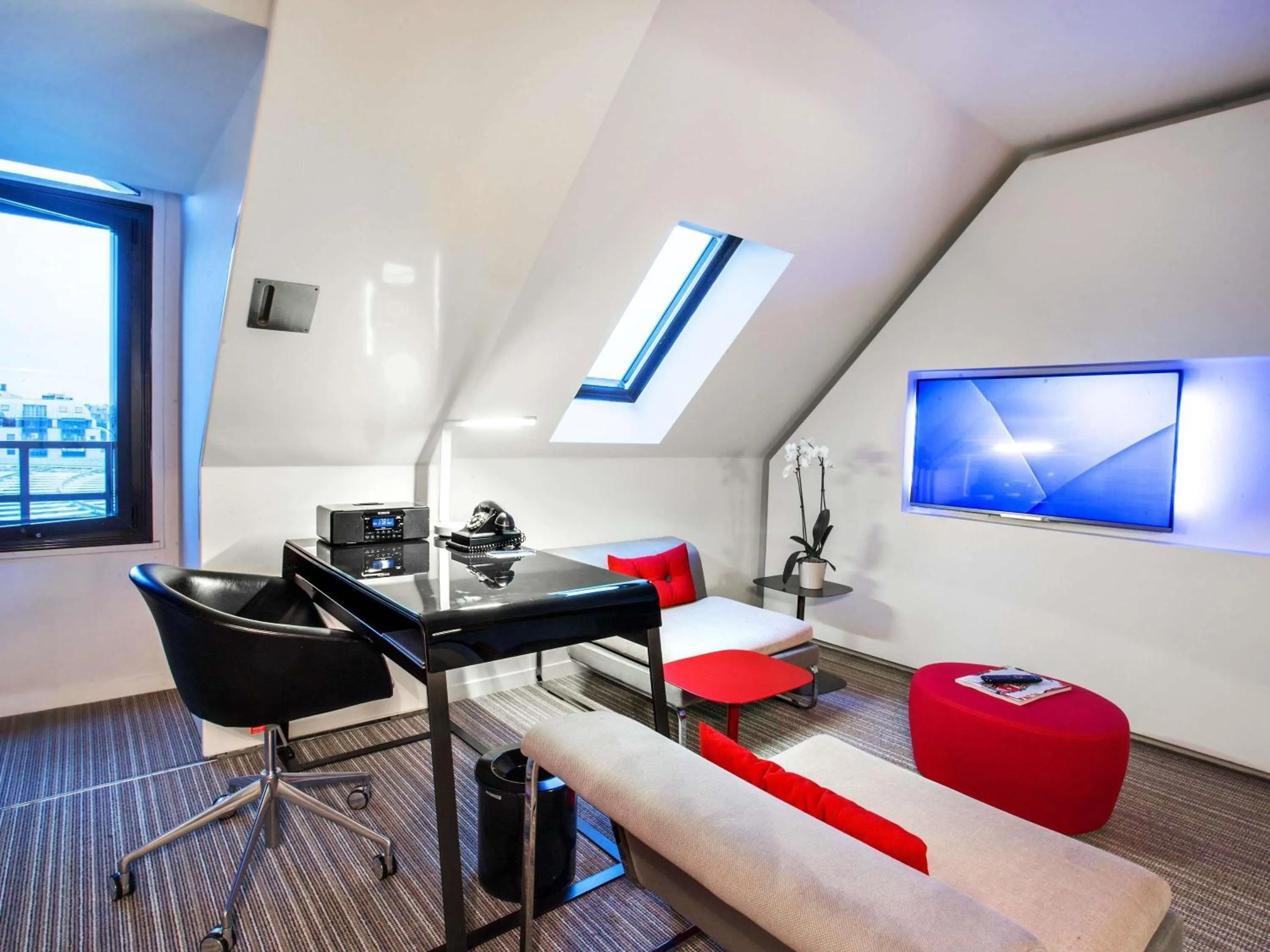 Bedroom in Novotel Paris Les Halles