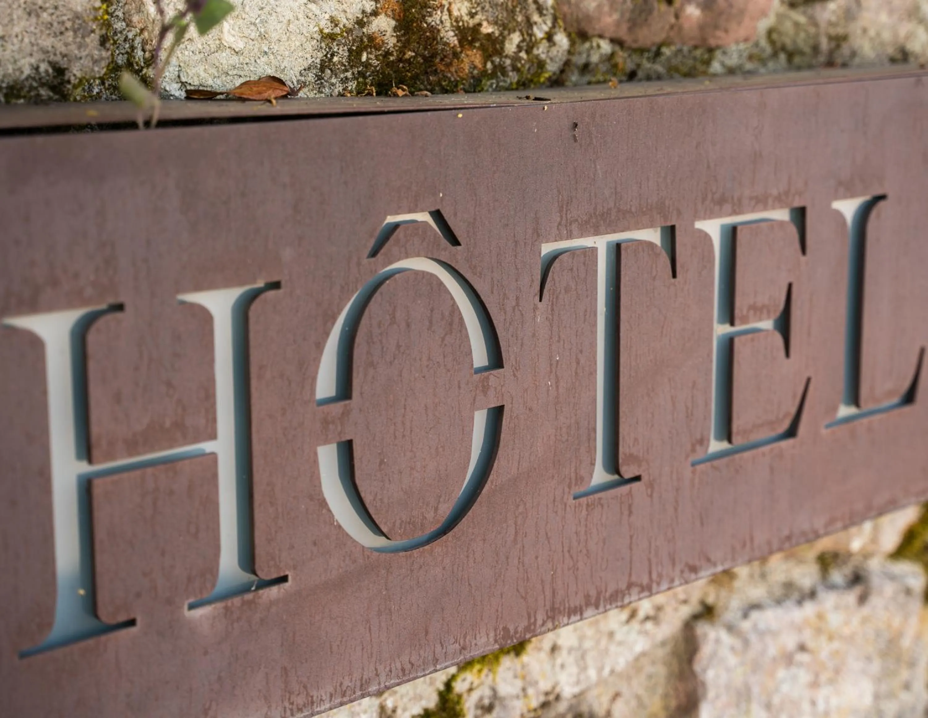 Facade/entrance in HÔTEL LA FERME DE BOURRAN - RODEZ - parking privé, soirée étape, bornes voitures électriques