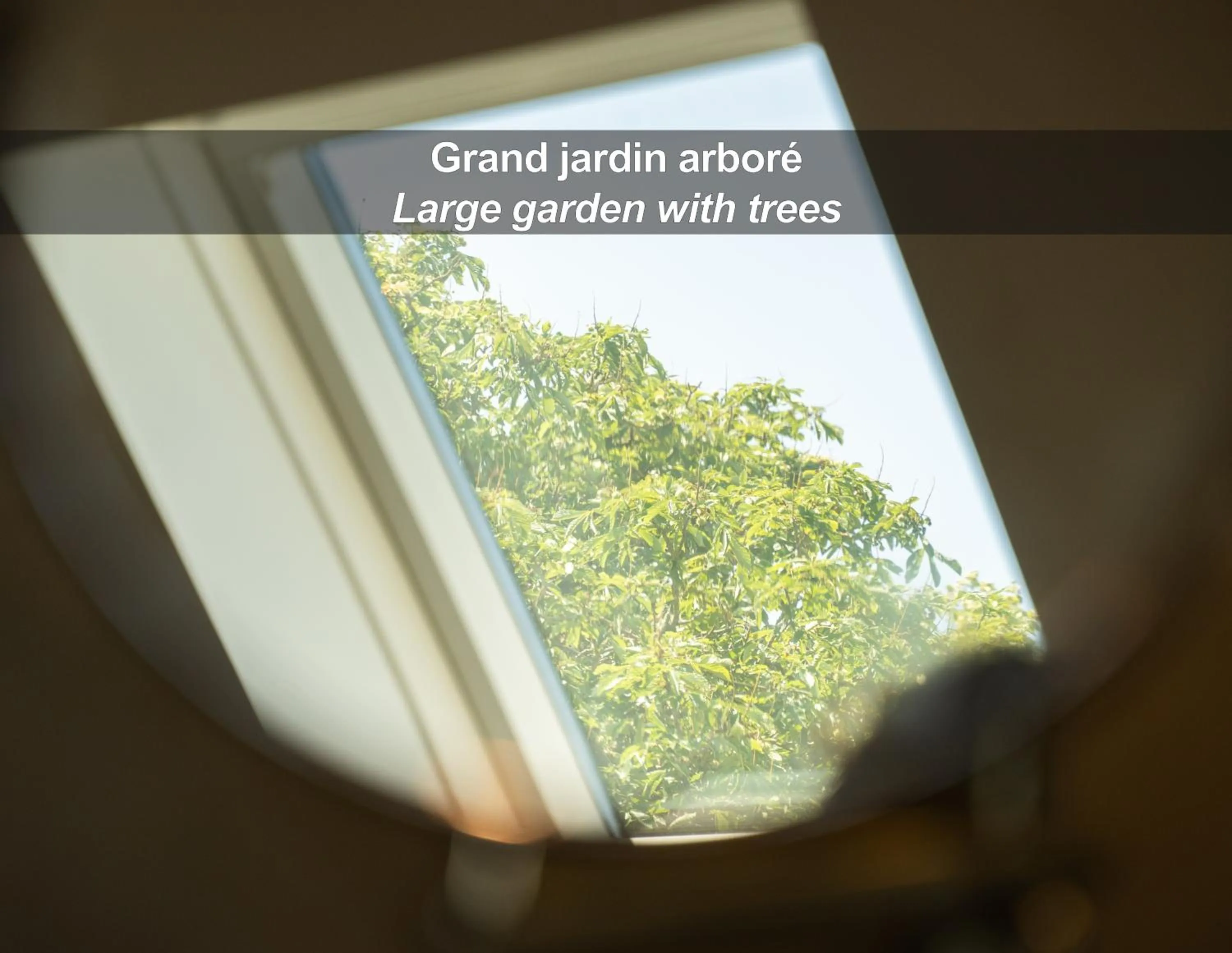 Garden in HÔTEL LA FERME DE BOURRAN - RODEZ - parking privé, soirée étape, bornes voitures électriques