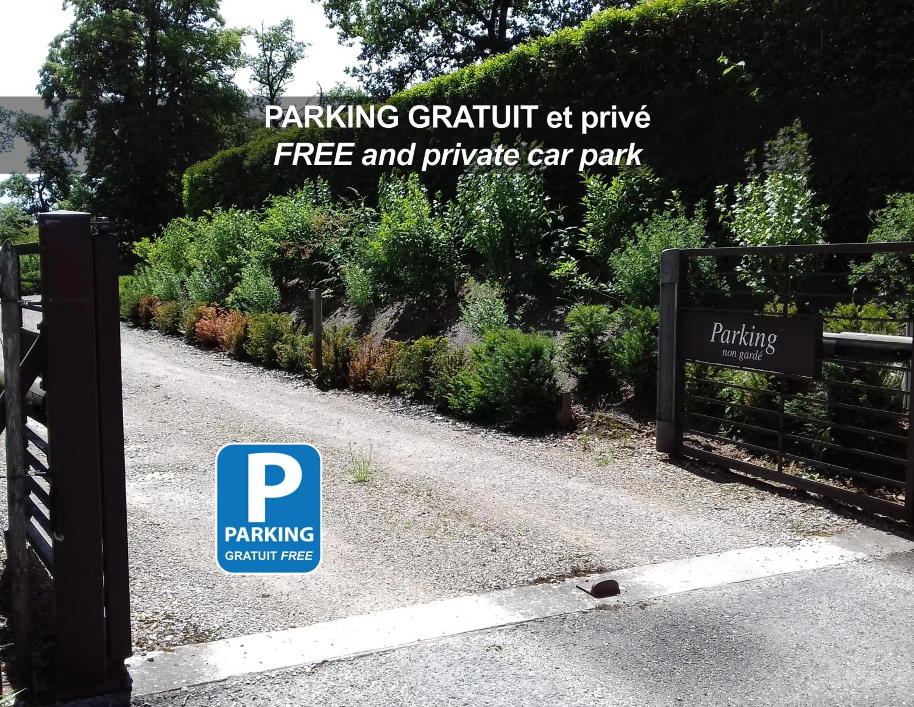 Facade/entrance in HÔTEL LA FERME DE BOURRAN - RODEZ - parking privé, soirée étape, bornes voitures électriques